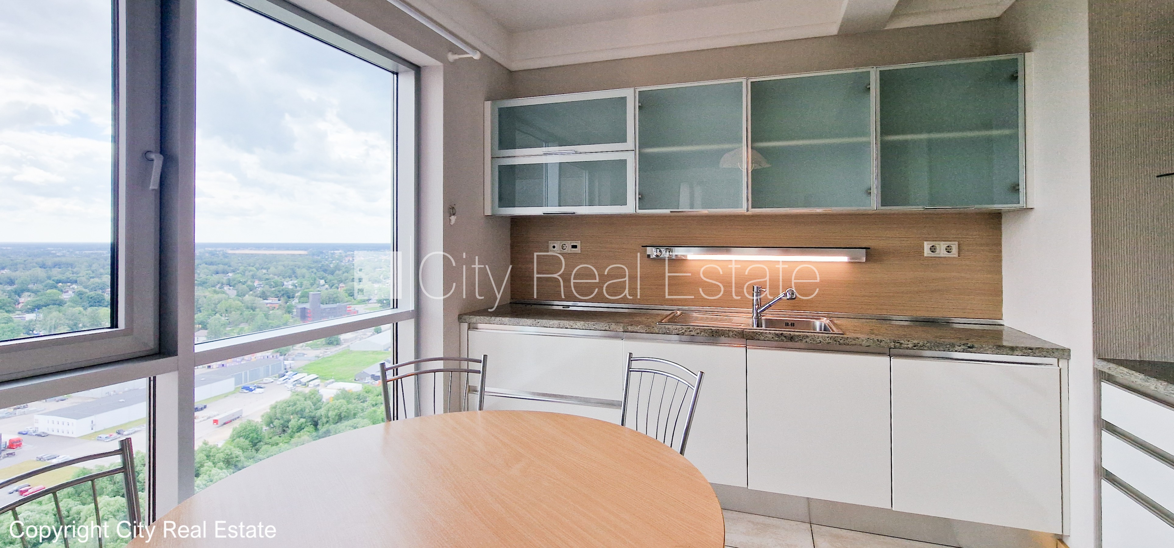 Sludinājumi. Projekts - Panorama Plaza, jaunceltne, pagalma ēka, labiekārtots apzaļumots pagalms, slēgta Cena: 1000 EUR/mēn Foto #15