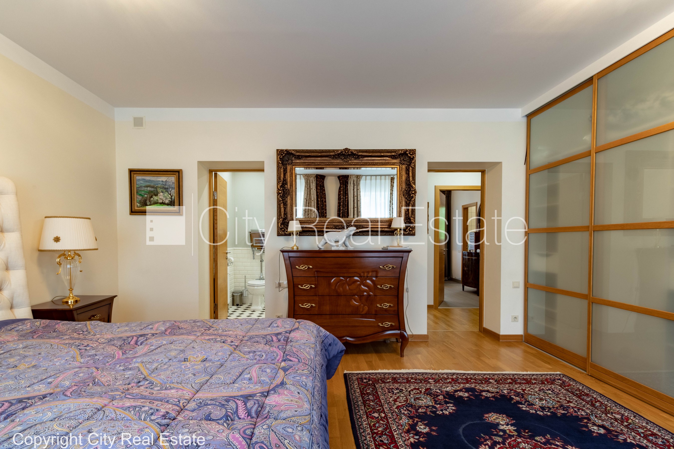 Sludinājumi. Jaunceltne, labiekārtota apzaļumota teritorija, slēgta teritorija, teritorijas iebrauktuves vārti Cena: 2000 EUR/mēn Foto #11