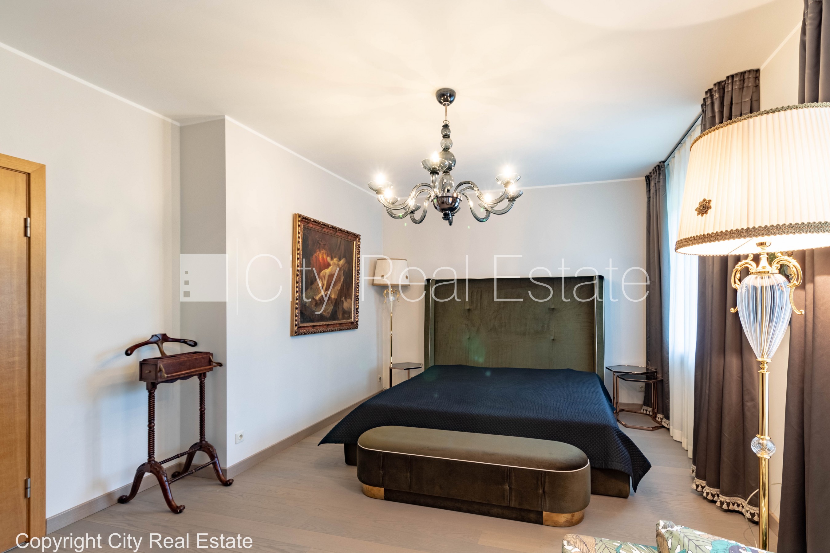 Sludinājumi. Jaunceltne, labiekārtota apzaļumota teritorija, slēgta teritorija, teritorijas iebrauktuves vārti Cena: 2000 EUR/mēn Foto #17