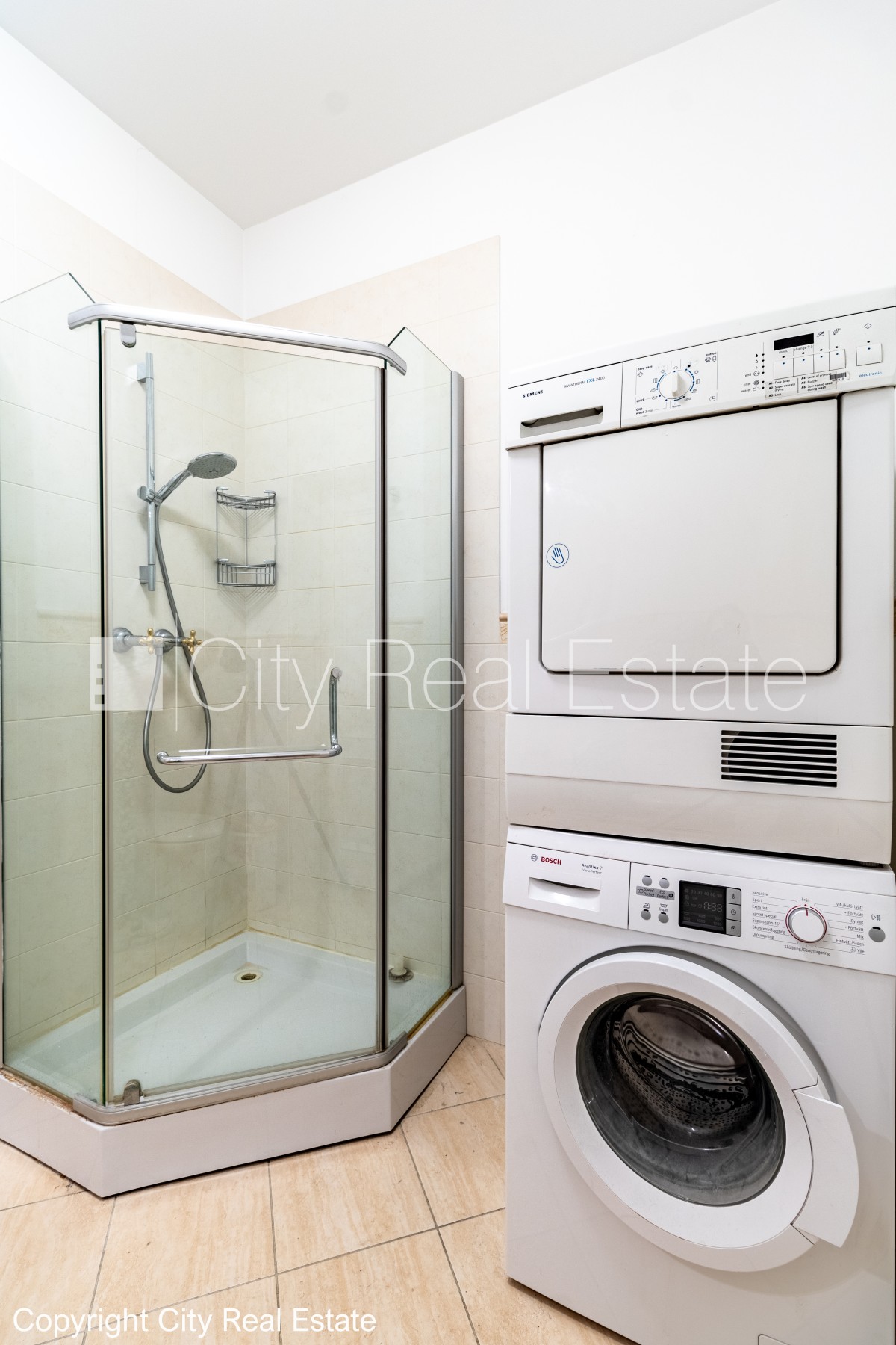 Sludinājumi. Fasādes māja, renovēta māja, slēgts pagalms, vieta automašīnai, ieeja no ielas un pagalma, ir Cena: 1480 EUR/mēn Foto #18