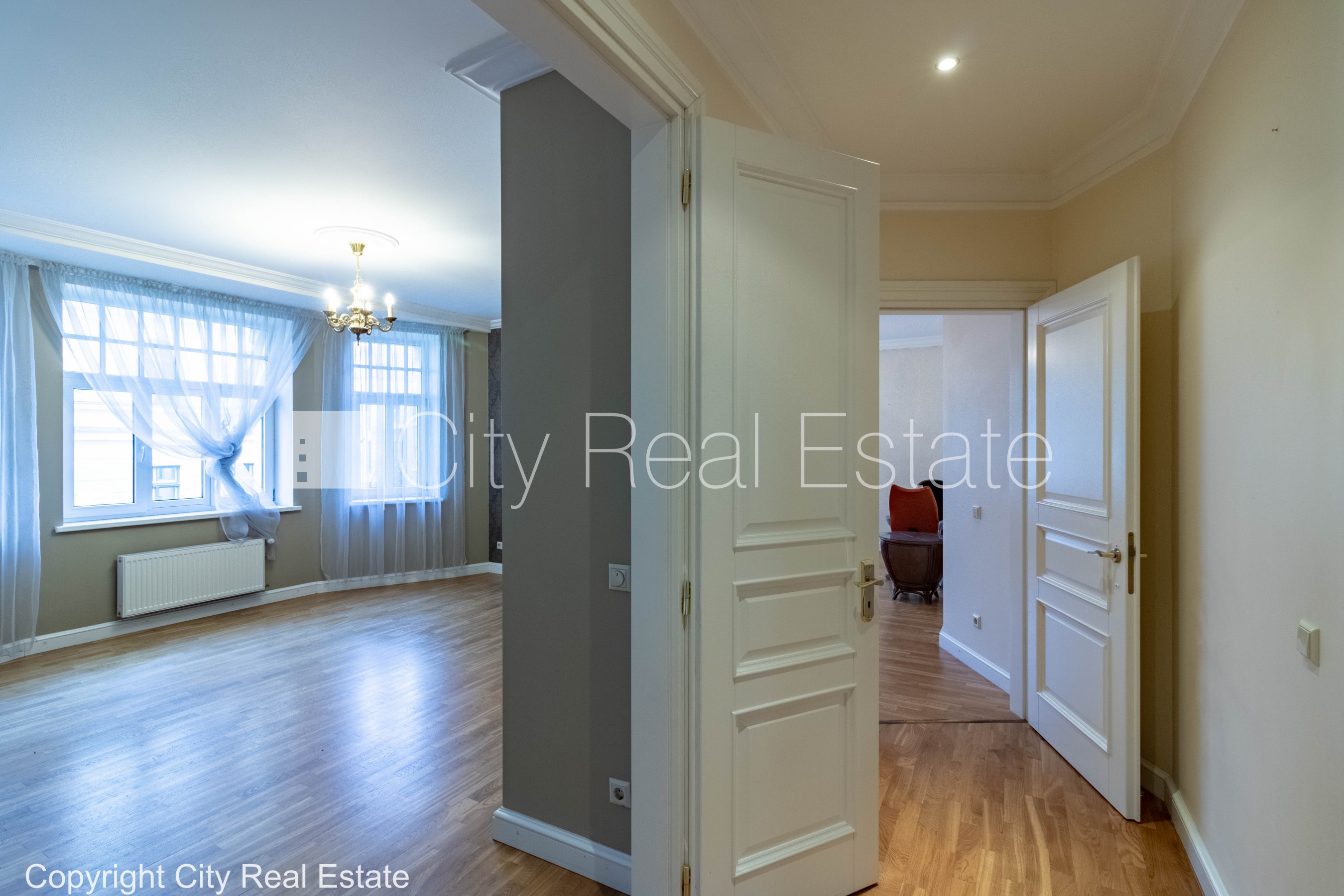 Sludinājumi. Fasādes māja, renovēta māja, slēgts pagalms, vieta automašīnai, ieeja no ielas un pagalma, ir Cena: 1480 EUR/mēn Foto #6