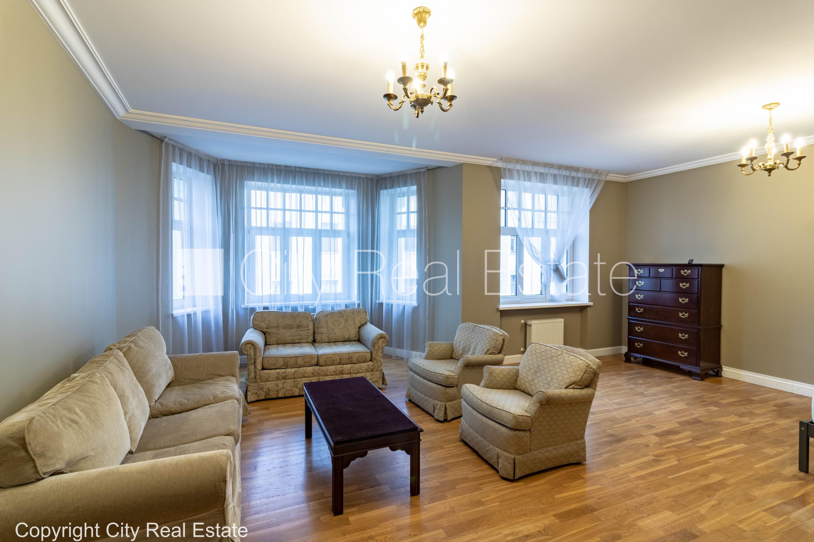 Sludinājumi. Fasādes māja, renovēta māja, slēgts pagalms, vieta automašīnai, ieeja no ielas un pagalma, ir Cena: 1480 EUR/mēn Foto #12