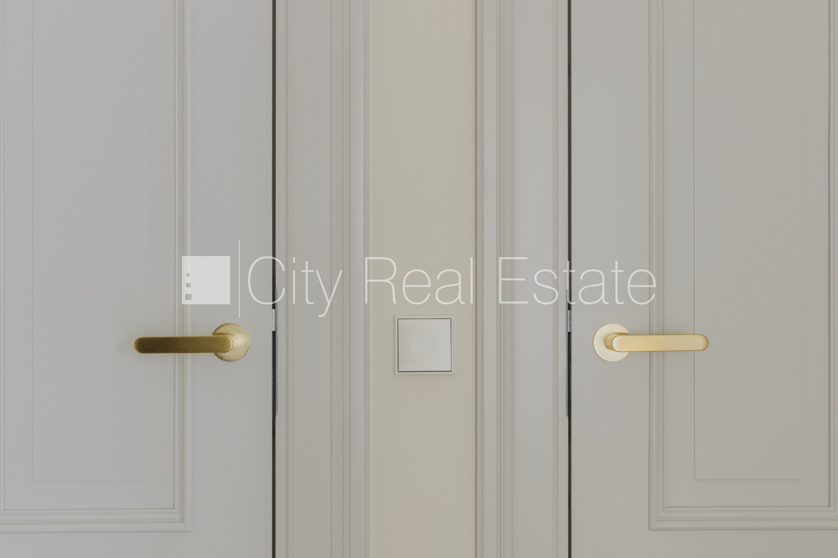 Объявление. Фасадный дом, реновированный дом, установлены солнечные панели , подземная стоянка, вход с улицы и Цена: 2562 EUR/мес. Foto #8