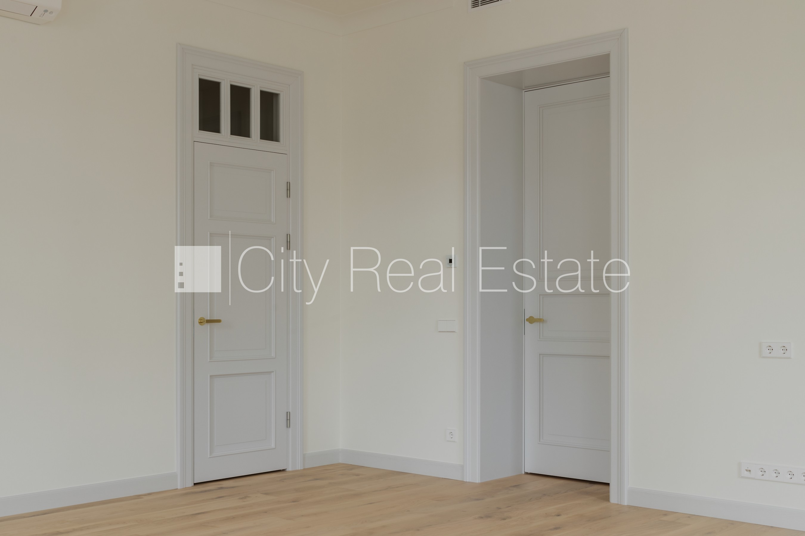 Объявление. Фасадный дом, реновированный дом, установлены солнечные панели , подземная стоянка, вход с улицы и Цена: 2538 EUR/мес. Foto #7