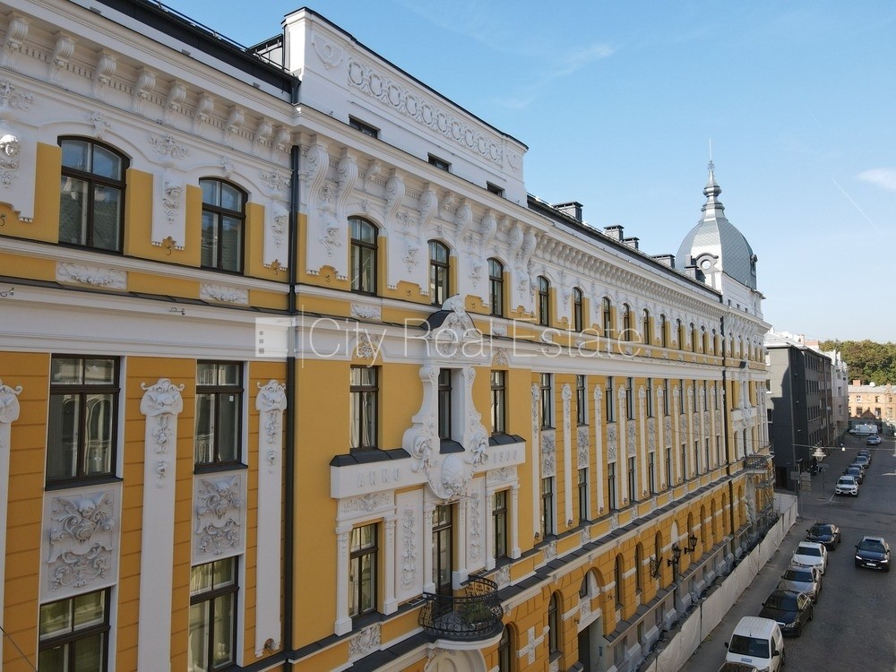 Объявление. Фасадный дом, реновированный дом, установлены солнечные панели , подземная стоянка, вход с улицы и Цена: 2538 EUR/мес. Foto #17