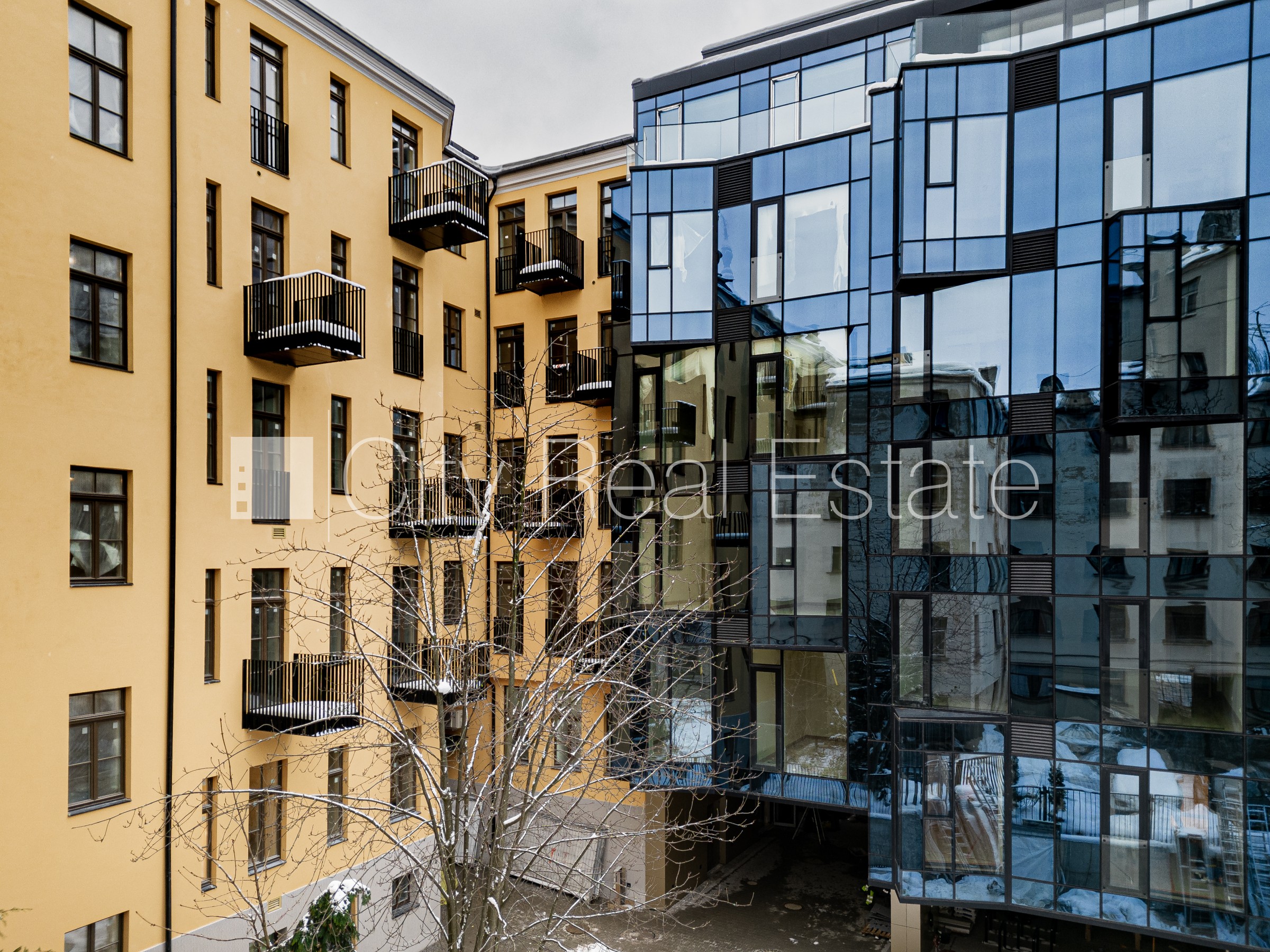 Объявление. Фасадный дом, реновированный дом, установлены солнечные панели , подземная стоянка, вход с улицы и Цена: 2538 EUR/мес. Foto #20