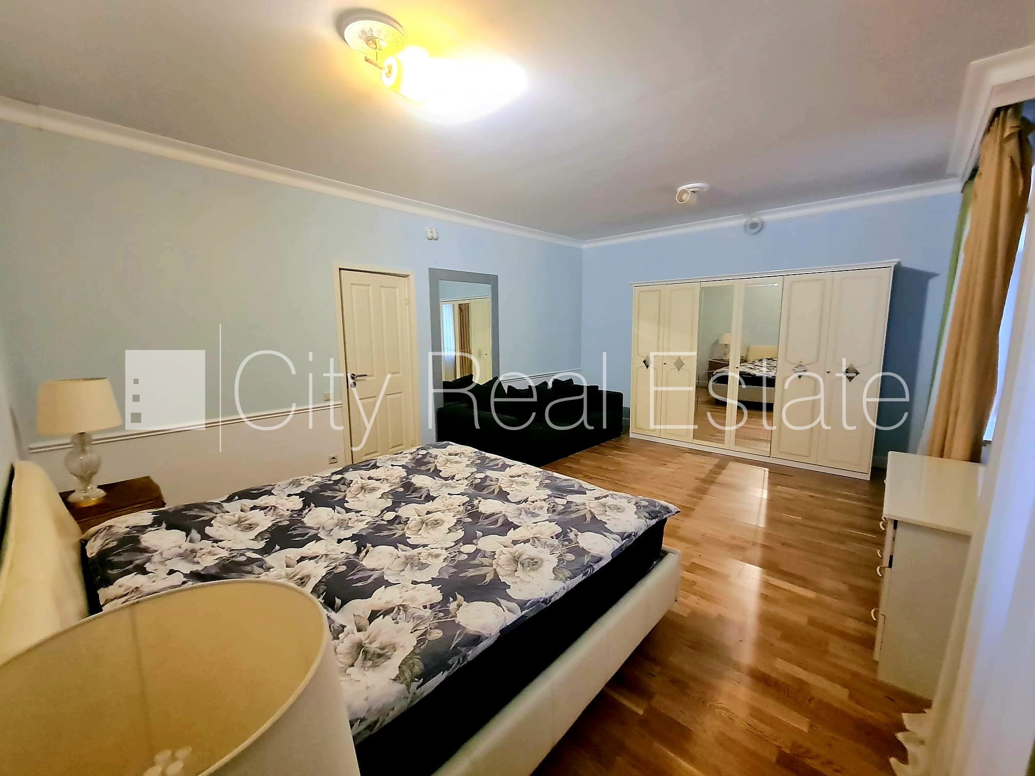 Sludinājumi. Projekts - Bišulejas, labiekārtota apzaļumota teritorija, bruģēts piebraucamais ceļš, teritorijas Cena: 1500 EUR/mēn Foto #11