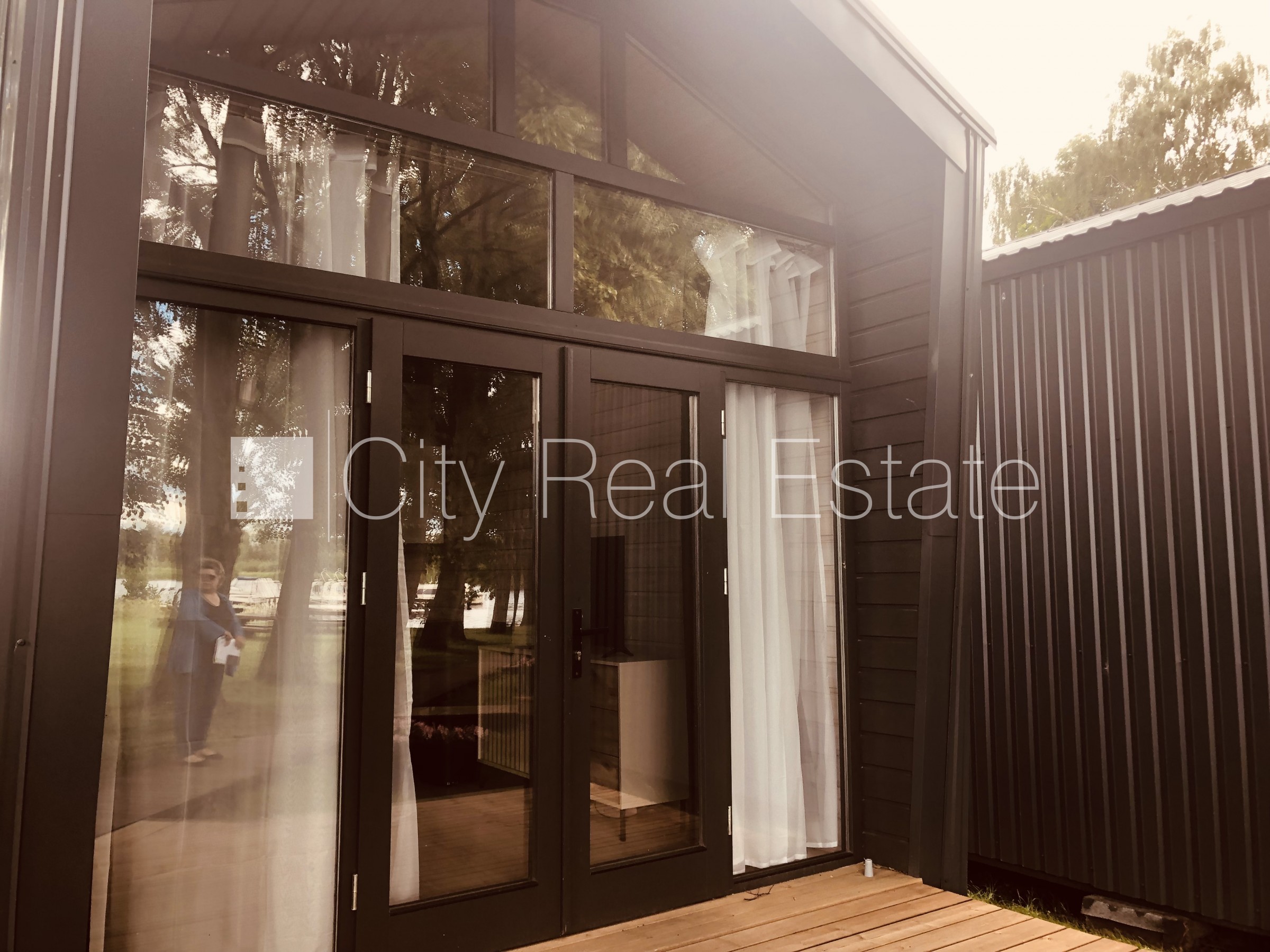 Sludinājumi. Šo dzīvokli izīrē pa diennaktīm (īstermiņa īre), īres cena sludinājumā norādīta par vienu diennakts Cena: 100 EUR/mēn Foto #3