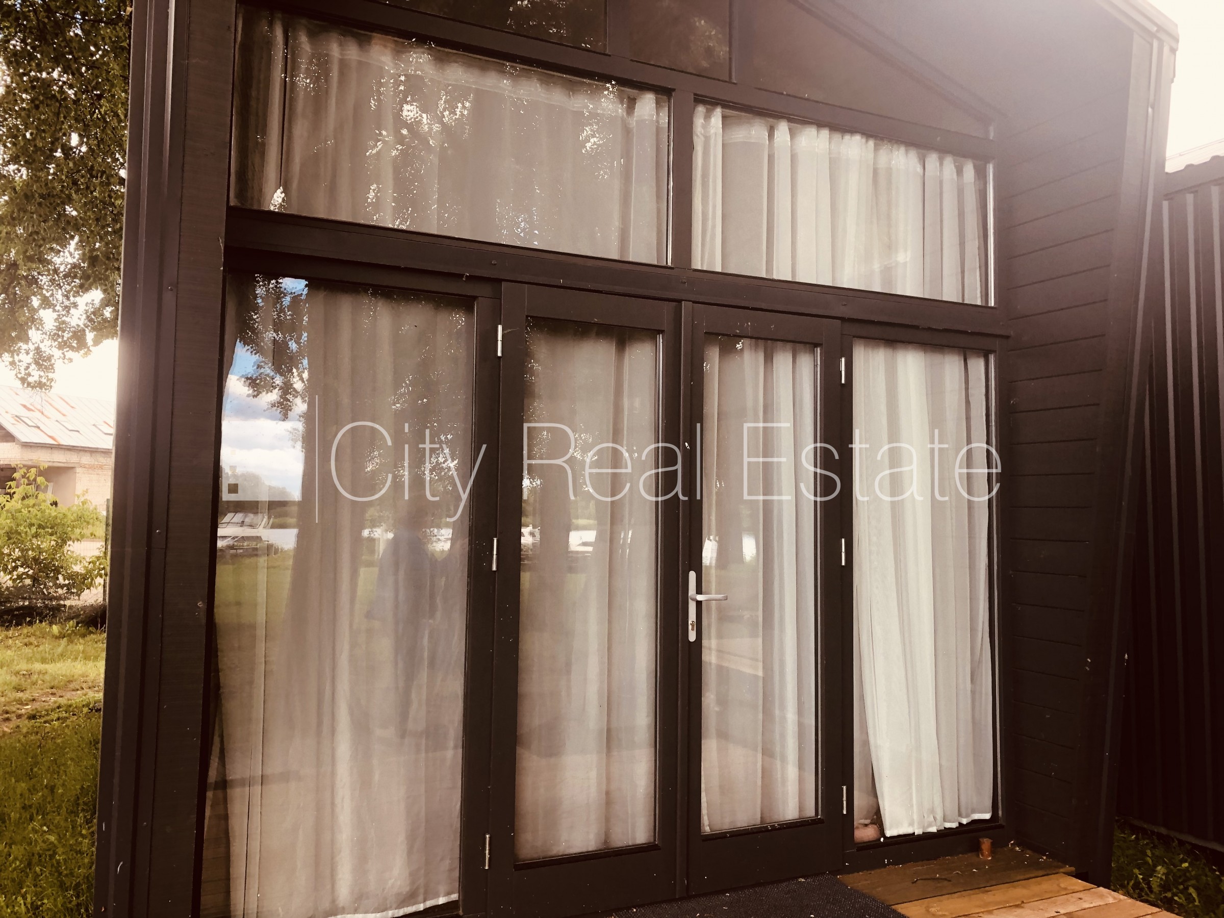 Sludinājumi. Šo dzīvokli izīrē pa diennaktīm (īstermiņa īre), īres cena sludinājumā norādīta par vienu diennakts Cena: 100 EUR/mēn Foto #4