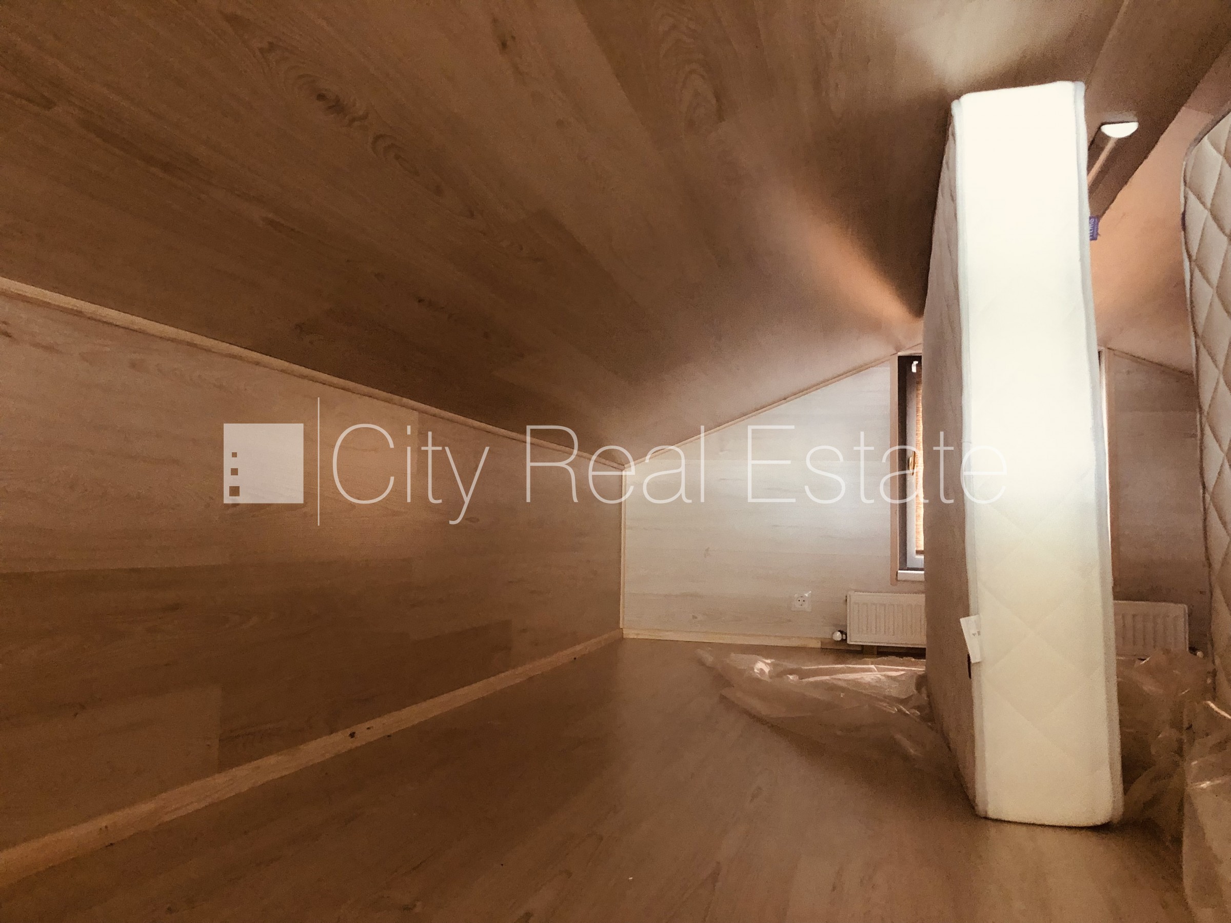 Sludinājumi. Šo dzīvokli izīrē pa diennaktīm (īstermiņa īre), īres cena sludinājumā norādīta par vienu diennakts Cena: 100 EUR/mēn Foto #12