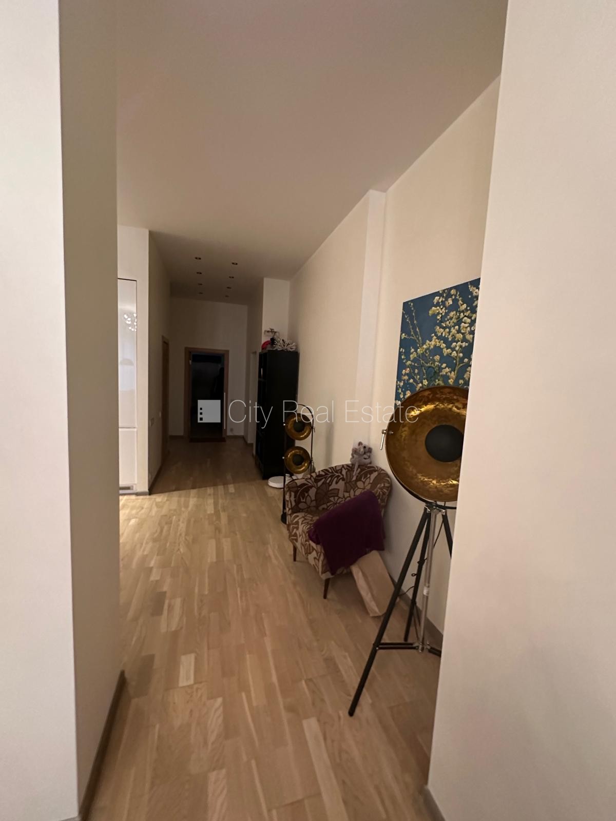 Sludinājumi. Fasādes māja, renovēta māja, ieeja no ielas, ir lifts, kāpņu telpa pēc kapitālā remonta, istabas Cena: 300000 EUR Foto #20