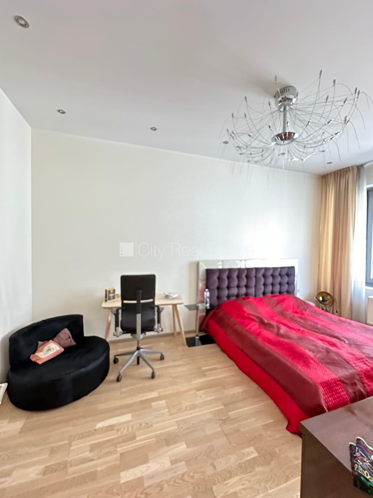 Sludinājumi. Fasādes māja, renovēta māja, ieeja no ielas, ir lifts, kāpņu telpa pēc kapitālā remonta, istabas Cena: 300000 EUR Foto #10