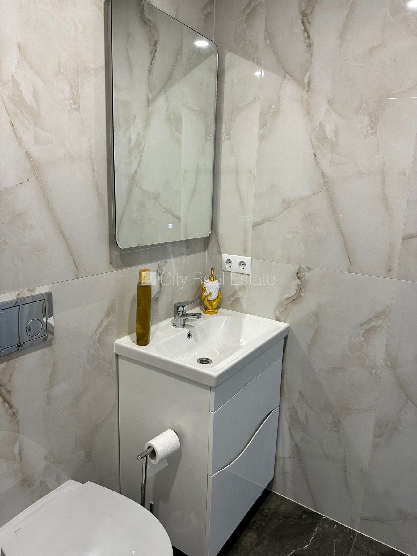 Sludinājumi. Zeme īpašumā, paneļu māja, labiekārtota apzaļumota teritorija, bezmaksas stāvvieta pagalmā, kāpņu Cena: 24000 EUR Foto #9