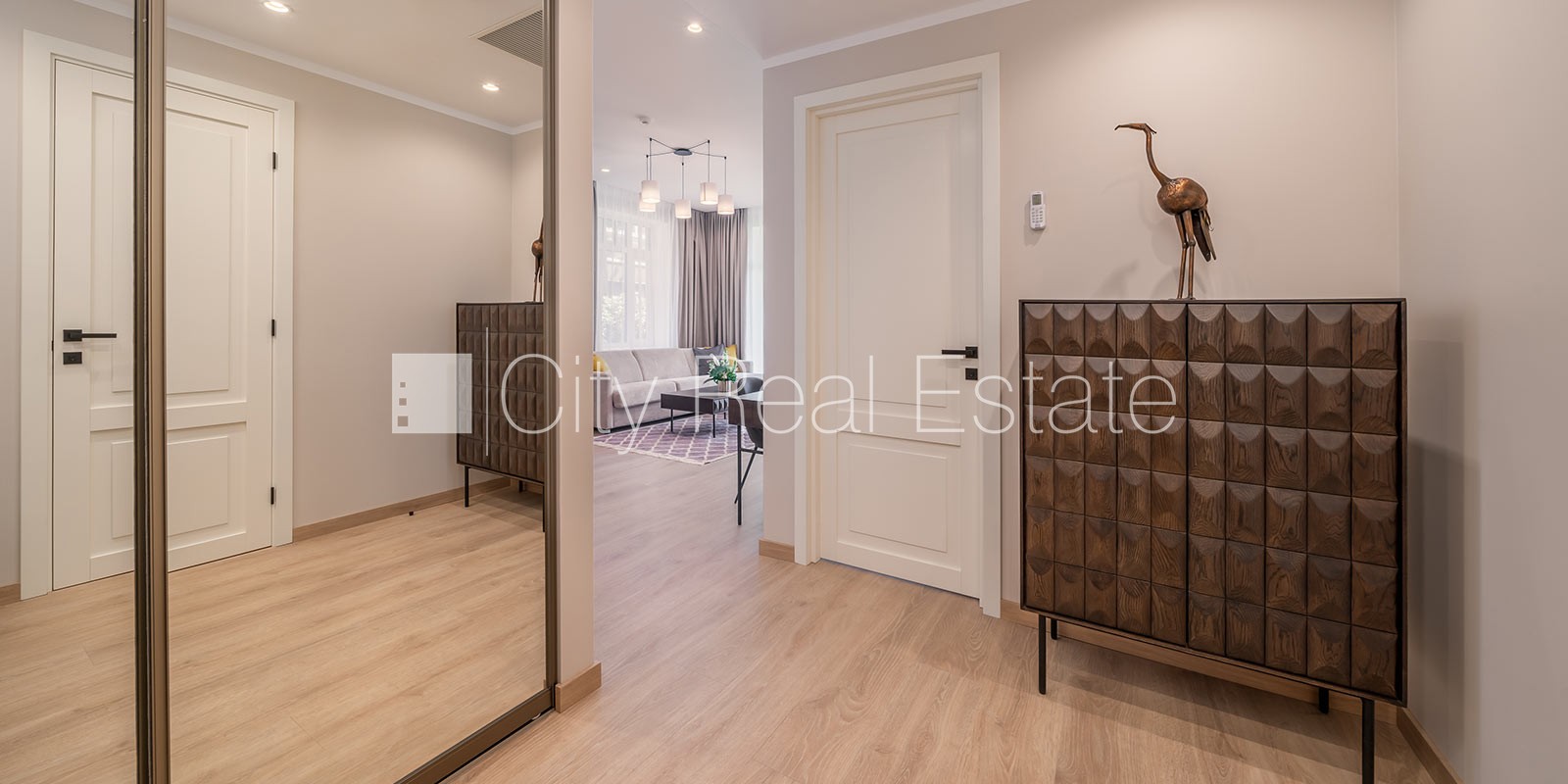 Sludinājumi. Jaunceltne, fasādes māja, labiekārtots apzaļumots pagalms, pazemes autostāvvieta, ieeja no ielas, Cena: 1400 EUR/mēn Foto #10