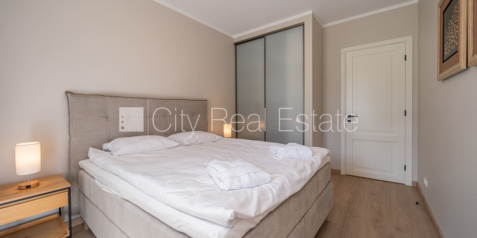 Sludinājumi. Jaunceltne, fasādes māja, labiekārtots apzaļumots pagalms, pazemes autostāvvieta, ieeja no ielas, Cena: 1400 EUR/mēn Foto #8