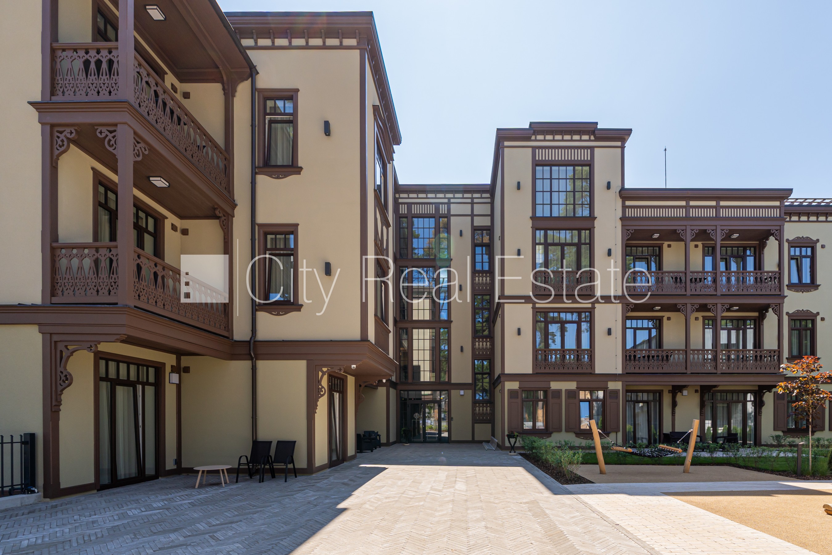 Sludinājumi. Jaunceltne, fasādes māja, labiekārtots apzaļumots pagalms, pazemes autostāvvieta, ieeja no ielas, Cena: 1400 EUR/mēn Foto #18