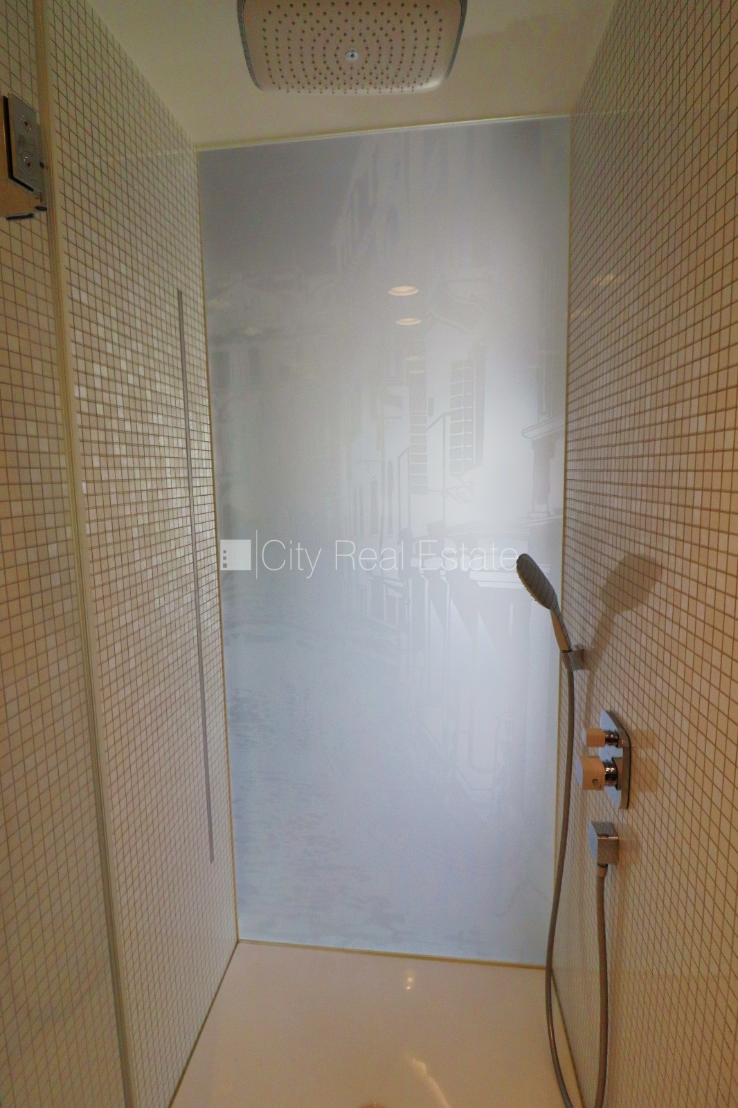 Sludinājumi. Projekts - Skanstes Virsotnes, jaunceltne, labiekārtota apzaļumota teritorija, pazemes Cena: 3500 EUR/mēn Foto #14