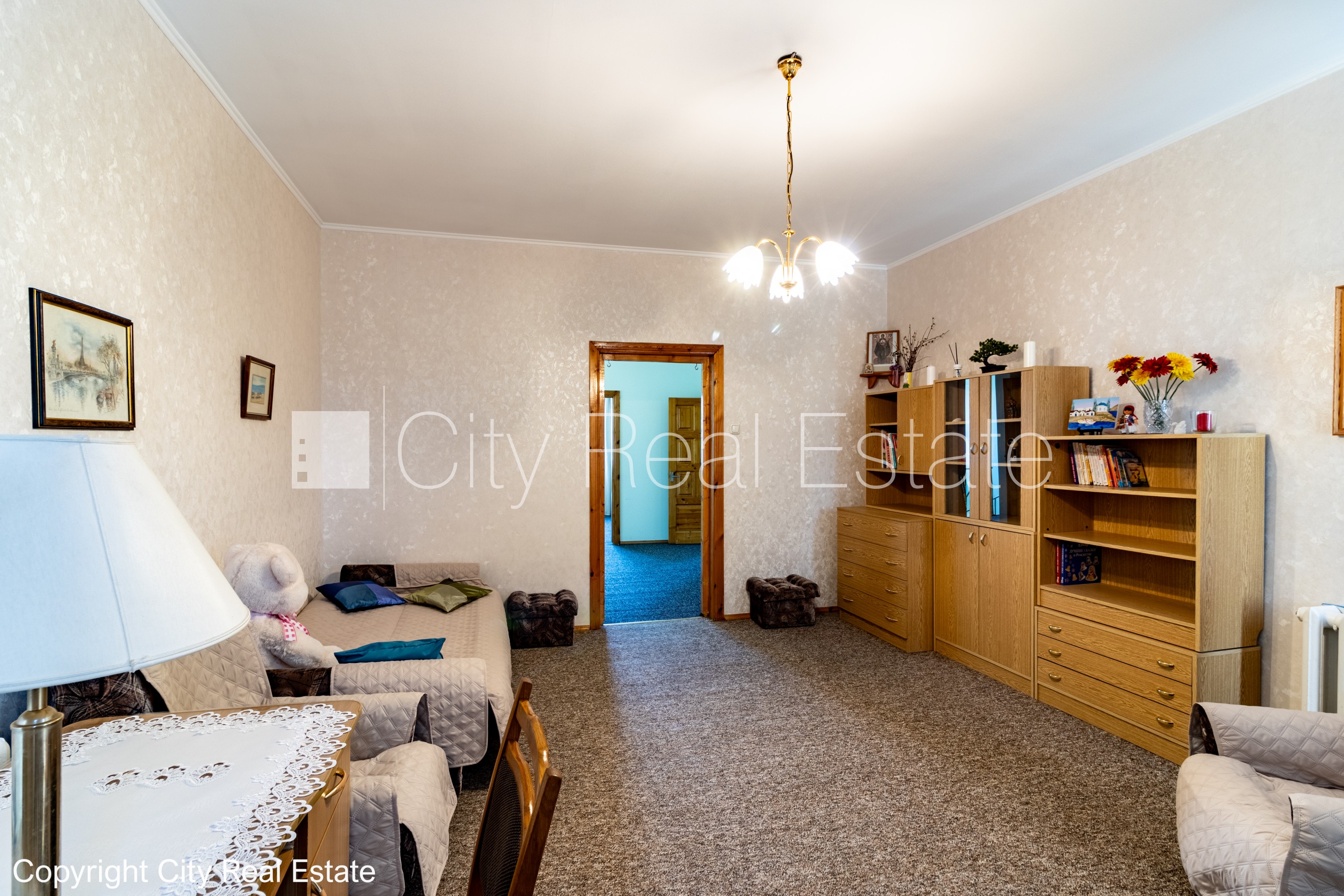 Sludinājumi. Privātmāja, zaļā teritorija 2600 m2, slēgts pagalms, vieta automašīnai, baseins 12.5 m2, krievu Cena: 1800 EUR/mēn Foto #10