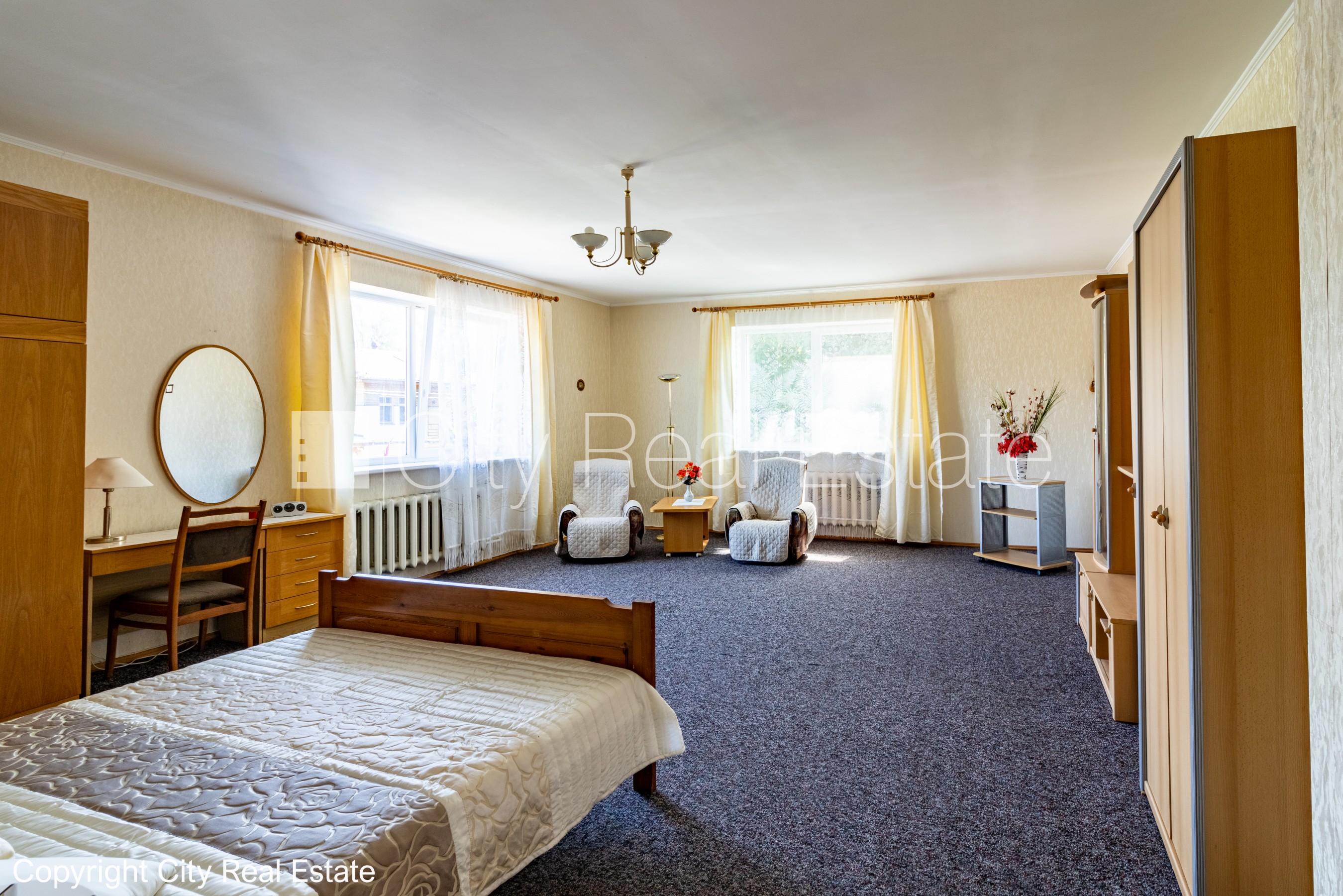 Sludinājumi. Privātmāja, zaļā teritorija 2600 m2, slēgts pagalms, vieta automašīnai, baseins 12.5 m2, krievu Cena: 1800 EUR/mēn Foto #24