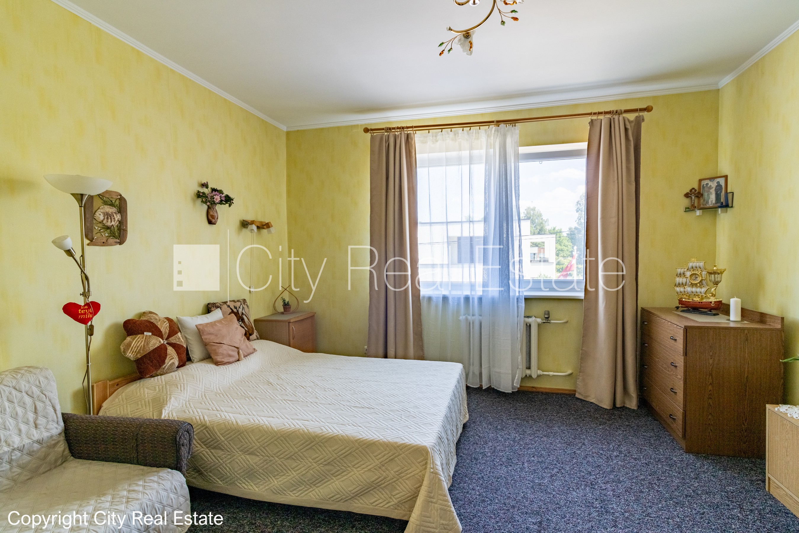 Sludinājumi. Privātmāja, zaļā teritorija 2600 m2, slēgts pagalms, vieta automašīnai, baseins 12.5 m2, krievu Cena: 1800 EUR/mēn Foto #25