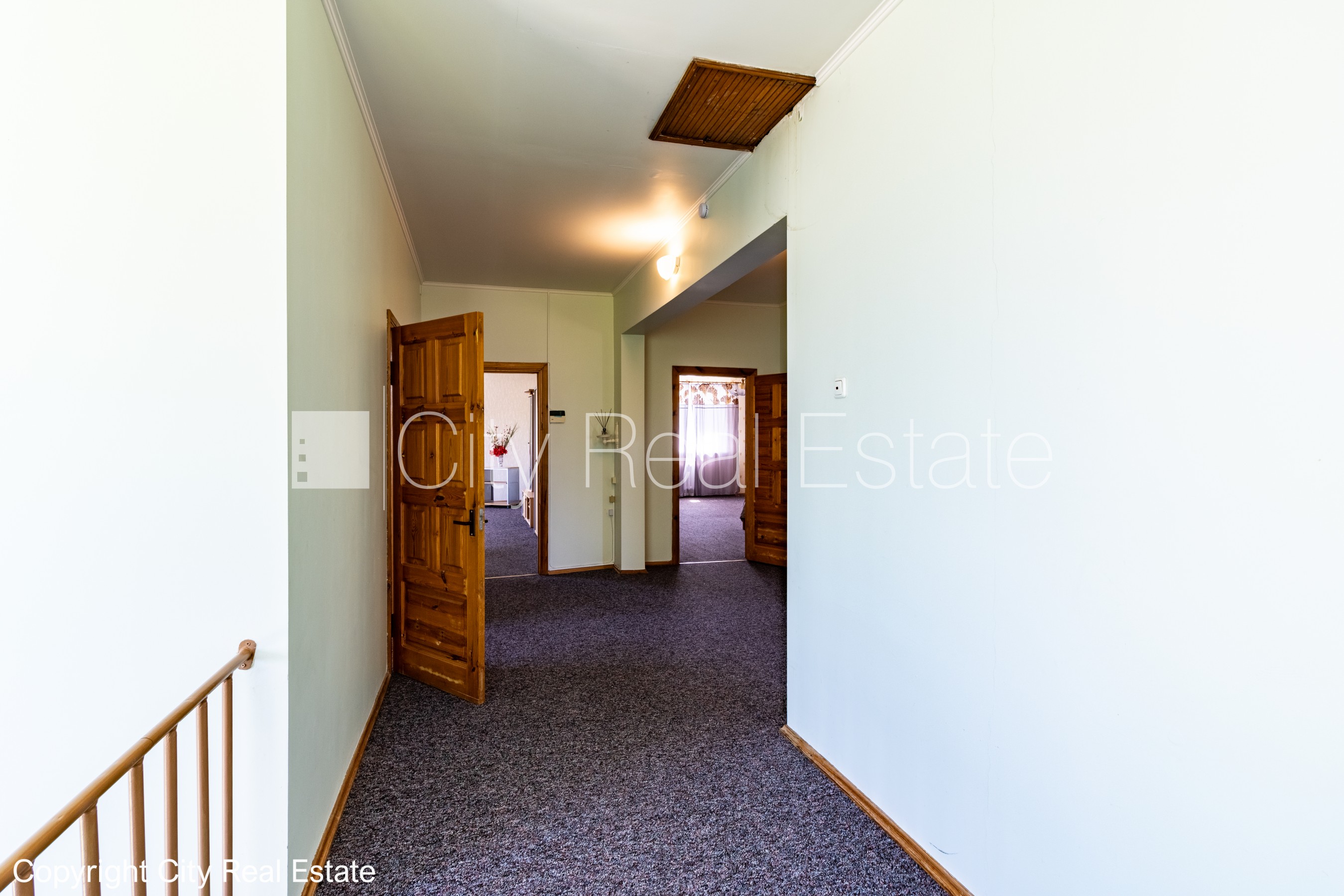 Sludinājumi. Privātmāja, zaļā teritorija 2600 m2, slēgts pagalms, vieta automašīnai, baseins 12.5 m2, krievu Cena: 1800 EUR/mēn Foto #18