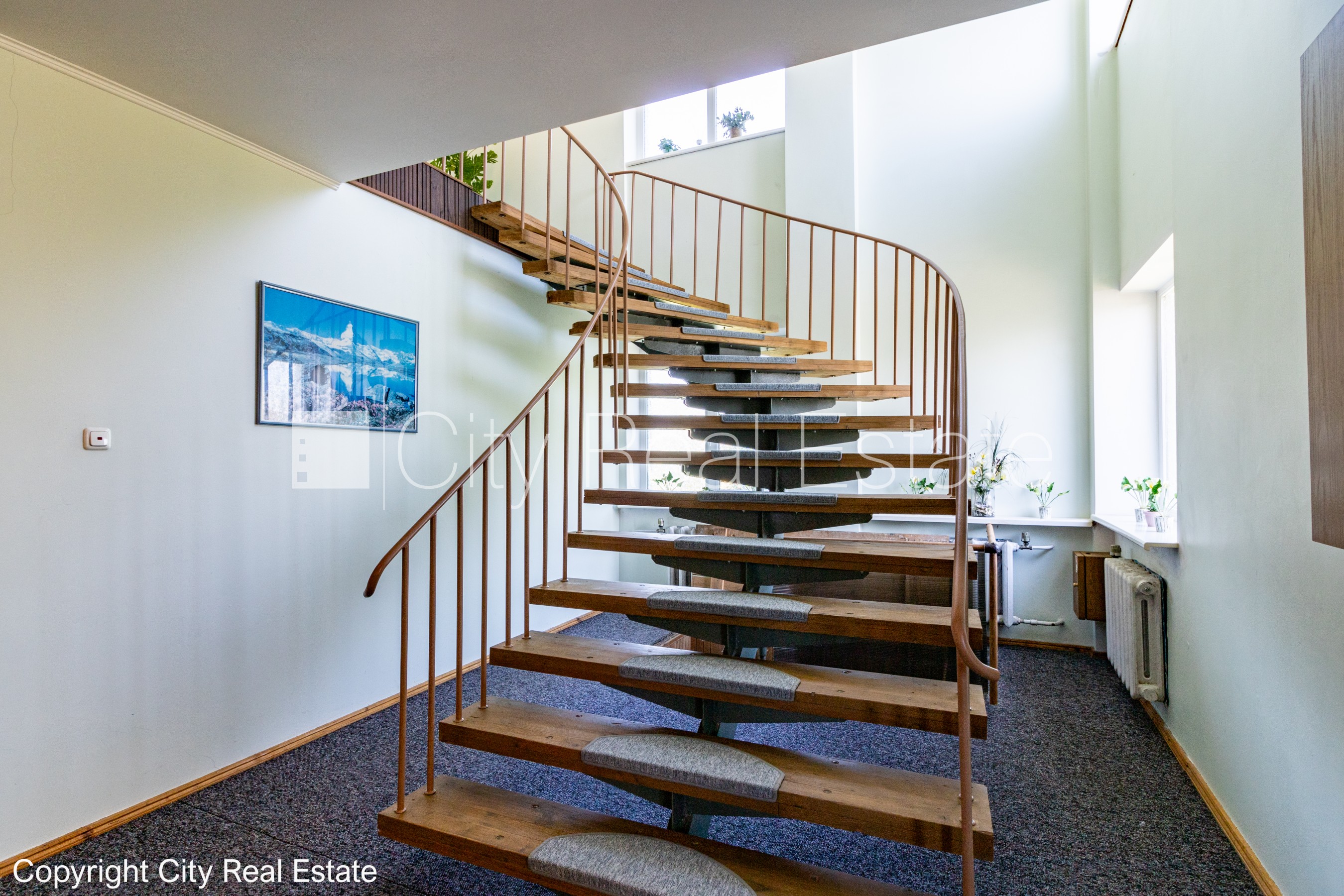 Sludinājumi. Privātmāja, zaļā teritorija 2600 m2, slēgts pagalms, vieta automašīnai, baseins 12.5 m2, krievu Cena: 1800 EUR/mēn Foto #16