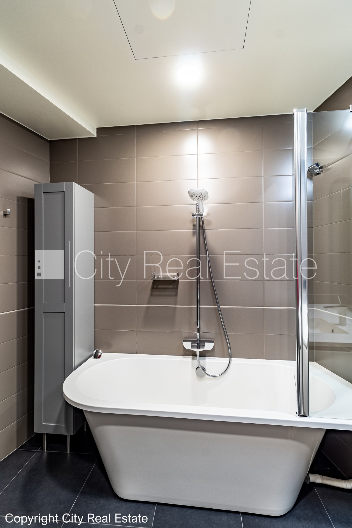 Sludinājumi. Projekts - Zunda Towers, jaunceltne, viena kvadrātmetra apsaimniekošanas maksa mēnesī  3,6 EUR, Cena: 2538 EUR/mēn Foto #8