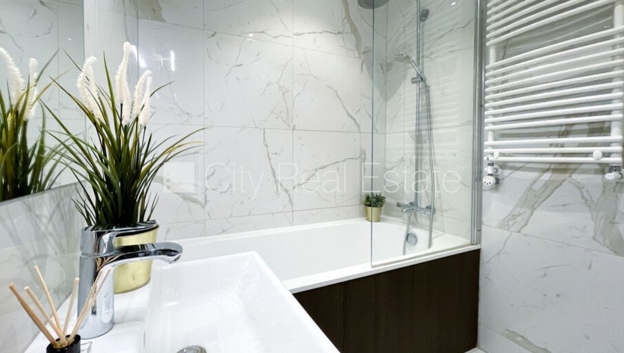 Sludinājumi. Jaunceltne, labiekārtota apzaļumota teritorija, vieta automašīnai, pazemes autostāvvieta, ir lifts, Cena: 850 EUR/mēn Foto #15