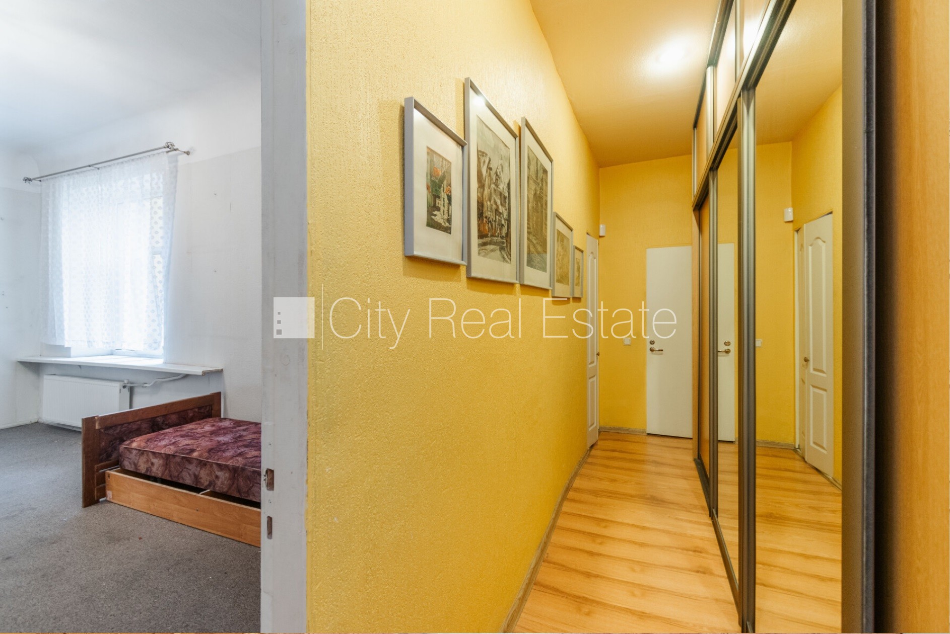 Sludinājumi. Zeme īpašumā, pagalma ēka, renovēta māja, slēgts pagalms, ieeja no ielas un pagalma, kāpņu telpa Cena: 85000 EUR Foto #12