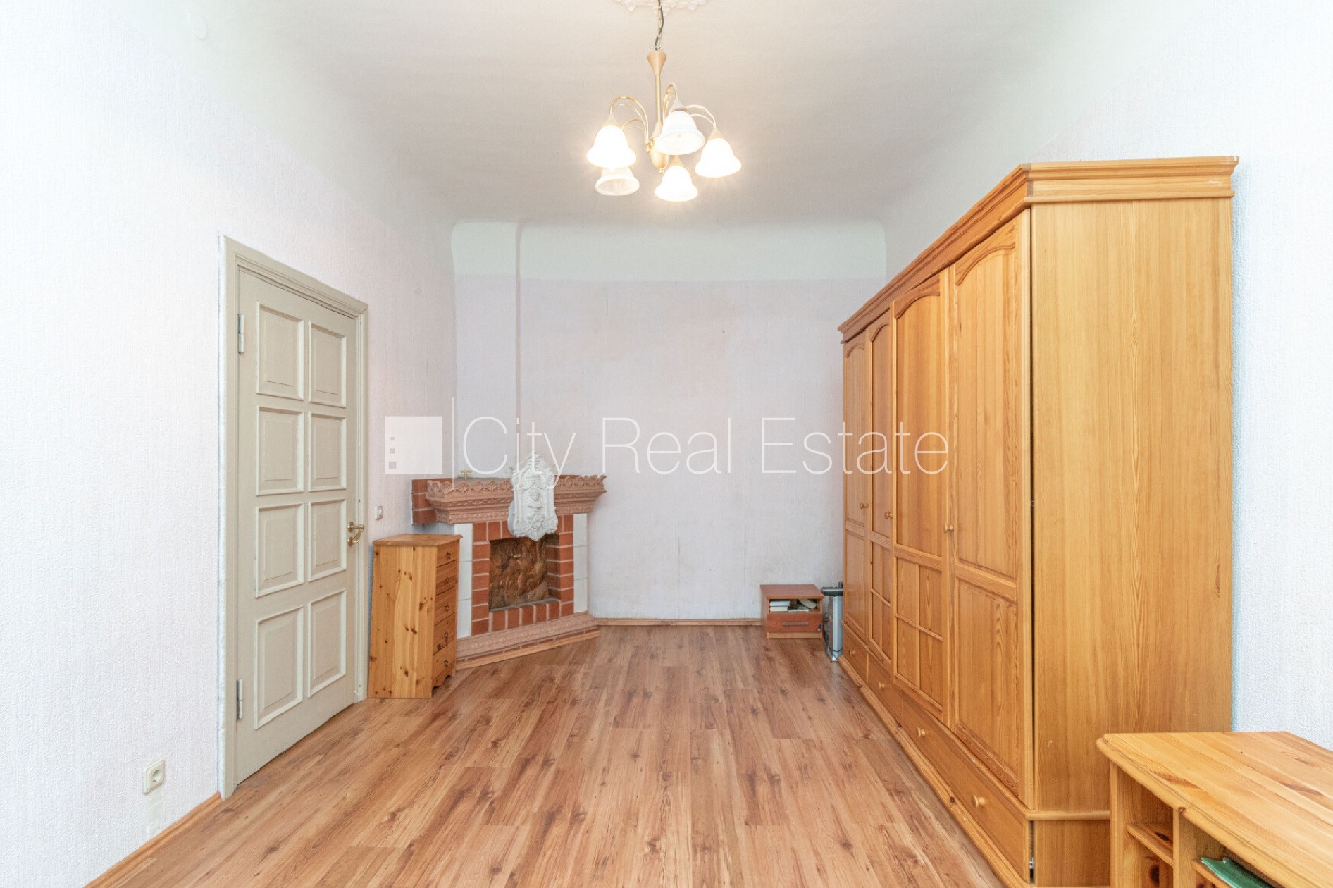 Sludinājumi. Zeme īpašumā, pagalma ēka, renovēta māja, slēgts pagalms, ieeja no ielas un pagalma, kāpņu telpa Cena: 85000 EUR Foto #5