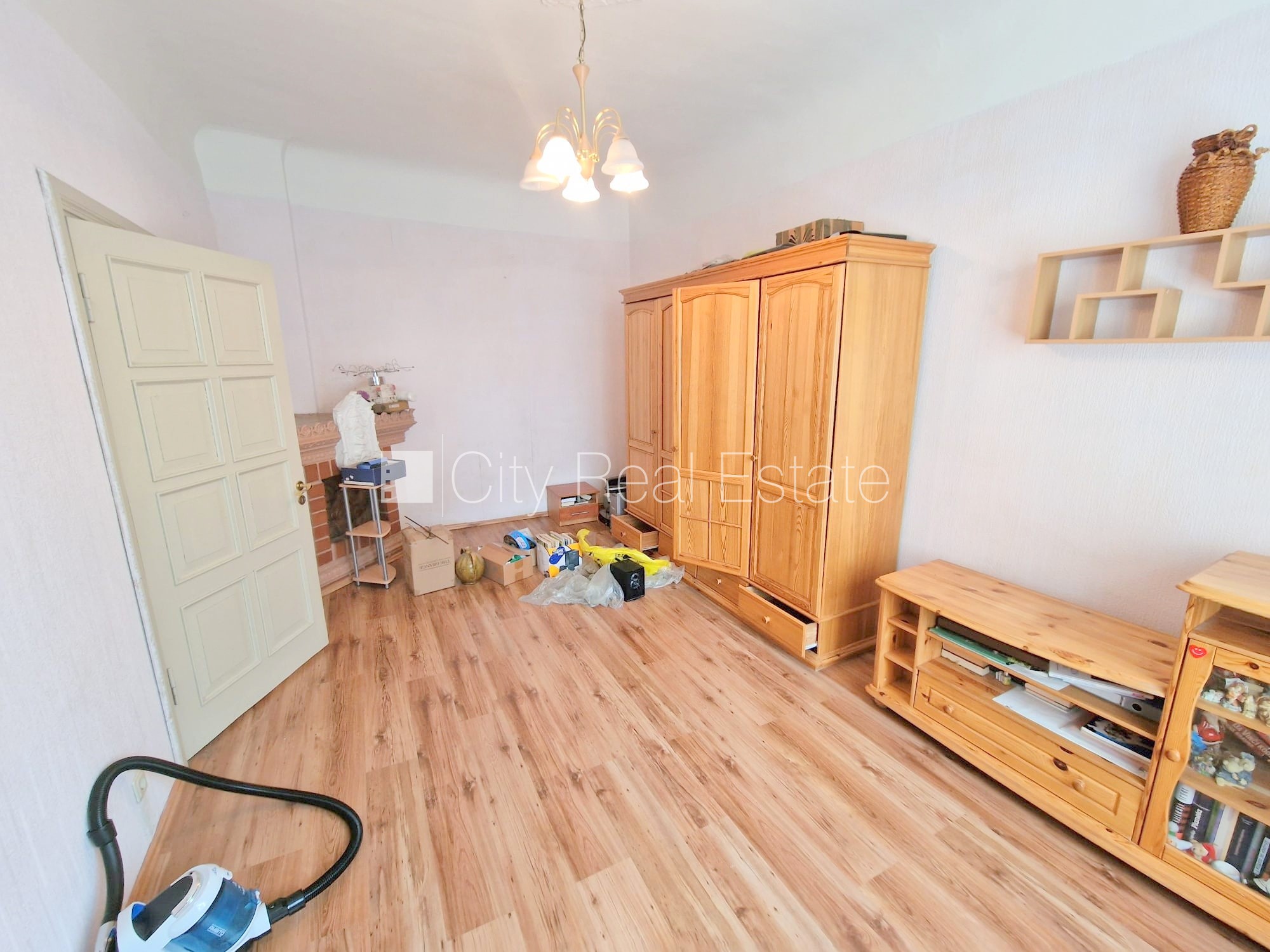 Sludinājumi. Zeme īpašumā, pagalma ēka, renovēta māja, slēgts pagalms, ieeja no ielas un pagalma, kāpņu telpa Cena: 85000 EUR Foto #3