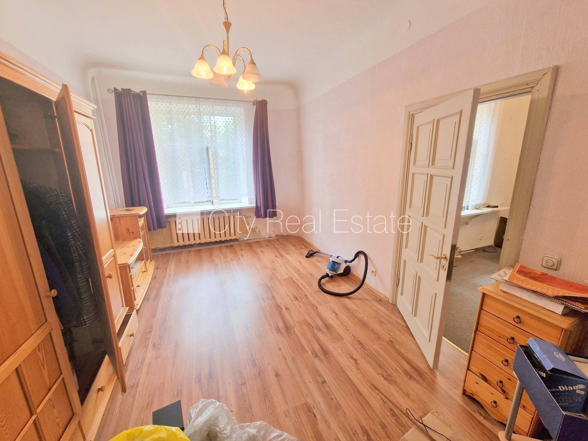 Sludinājumi. Zeme īpašumā, pagalma ēka, renovēta māja, slēgts pagalms, ieeja no ielas un pagalma, kāpņu telpa Cena: 85000 EUR Foto #1