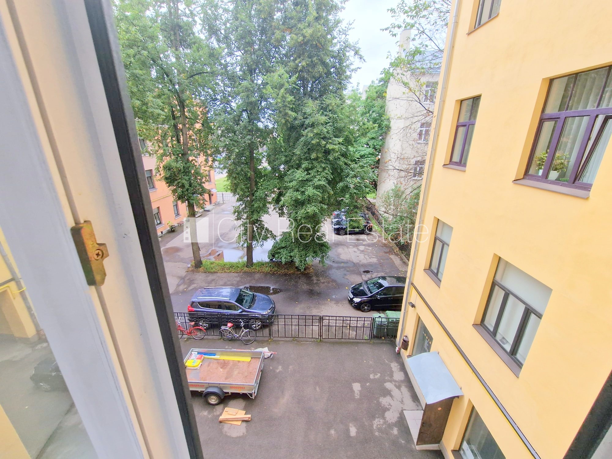 Sludinājumi. Zeme īpašumā, pagalma ēka, renovēta māja, slēgts pagalms, ieeja no ielas un pagalma, kāpņu telpa Cena: 85000 EUR Foto #7