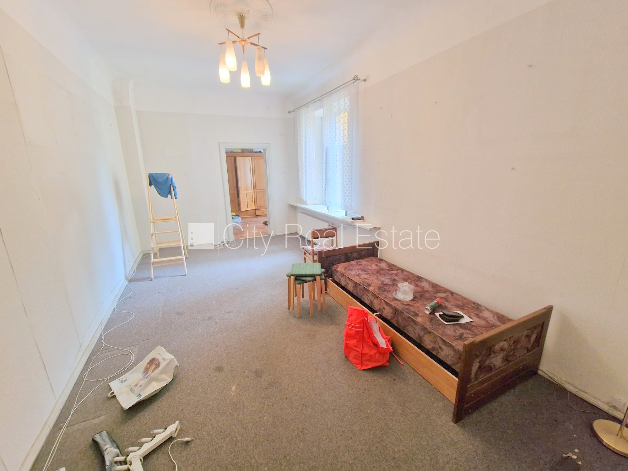 Sludinājumi. Zeme īpašumā, pagalma ēka, renovēta māja, slēgts pagalms, ieeja no ielas un pagalma, kāpņu telpa Cena: 85000 EUR Foto #9