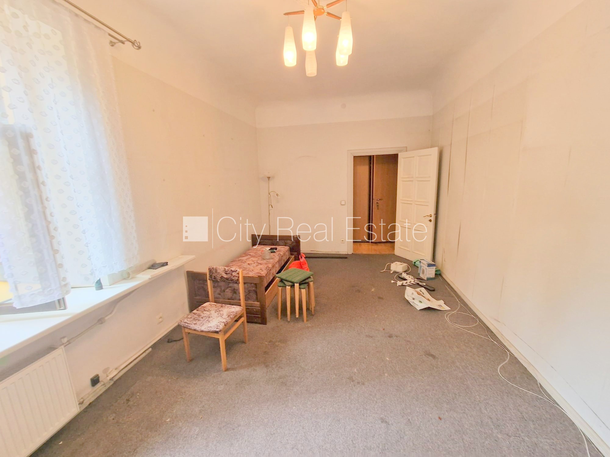 Sludinājumi. Zeme īpašumā, pagalma ēka, renovēta māja, slēgts pagalms, ieeja no ielas un pagalma, kāpņu telpa Cena: 85000 EUR Foto #8