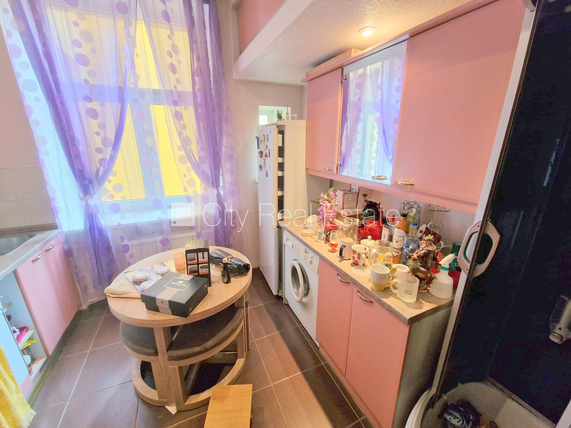 Sludinājumi. Zeme īpašumā, pagalma ēka, renovēta māja, slēgts pagalms, ieeja no ielas un pagalma, kāpņu telpa Cena: 85000 EUR Foto #19