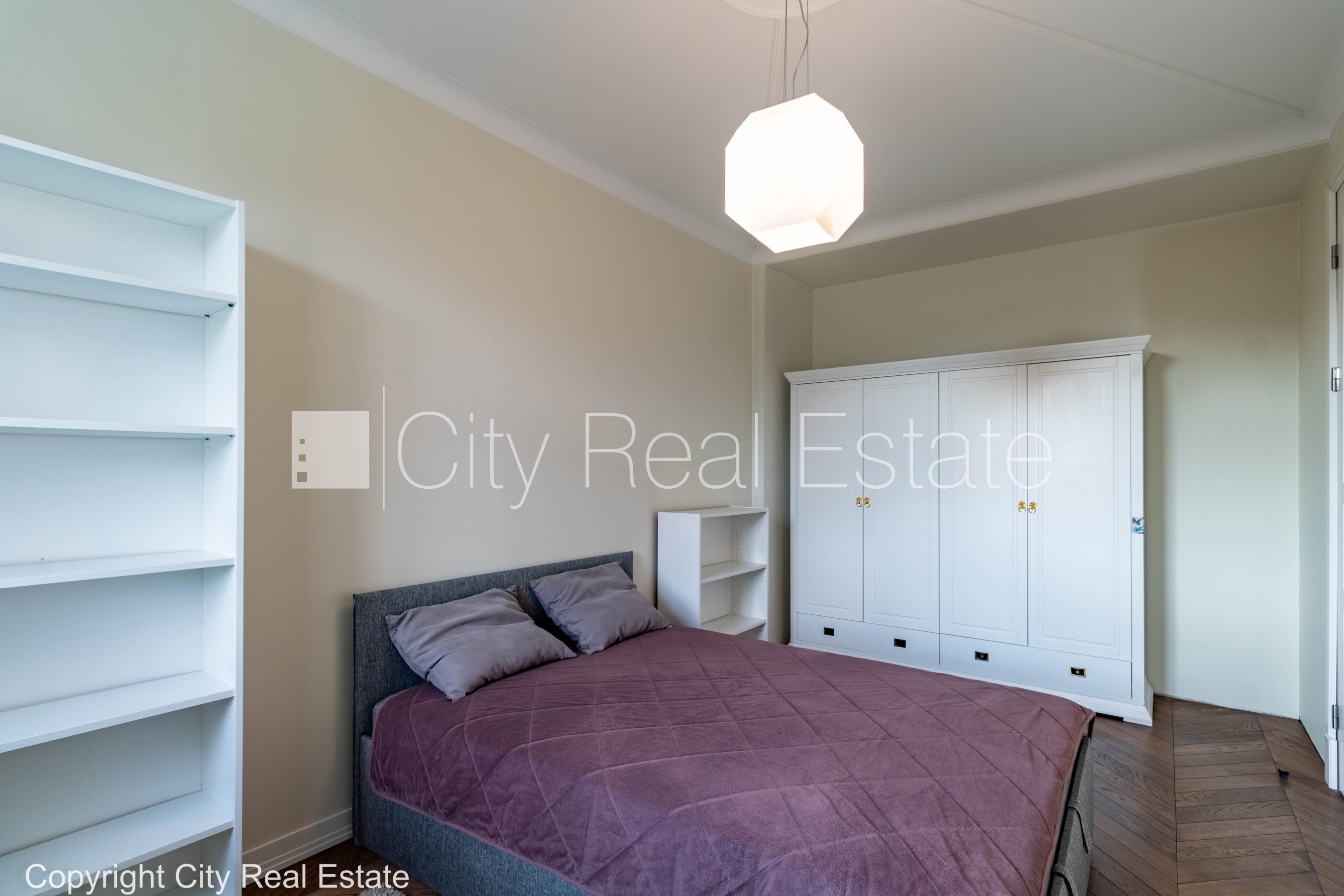 Sludinājumi. Fasādes māja, renovēta māja, ieeja no ielas, logi vērsti uz ielas pusi, istabas izolētas 2 gab., Cena: 1000 EUR/mēn Foto #6