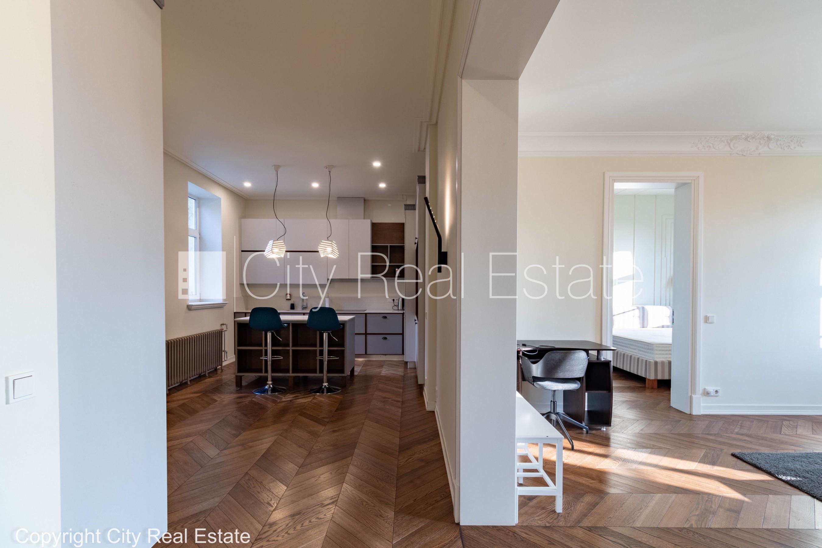 Sludinājumi. Fasādes māja, renovēta māja, ieeja no ielas, logi vērsti uz ielas pusi, istabas izolētas 2 gab., Cena: 1000 EUR/mēn Foto #12