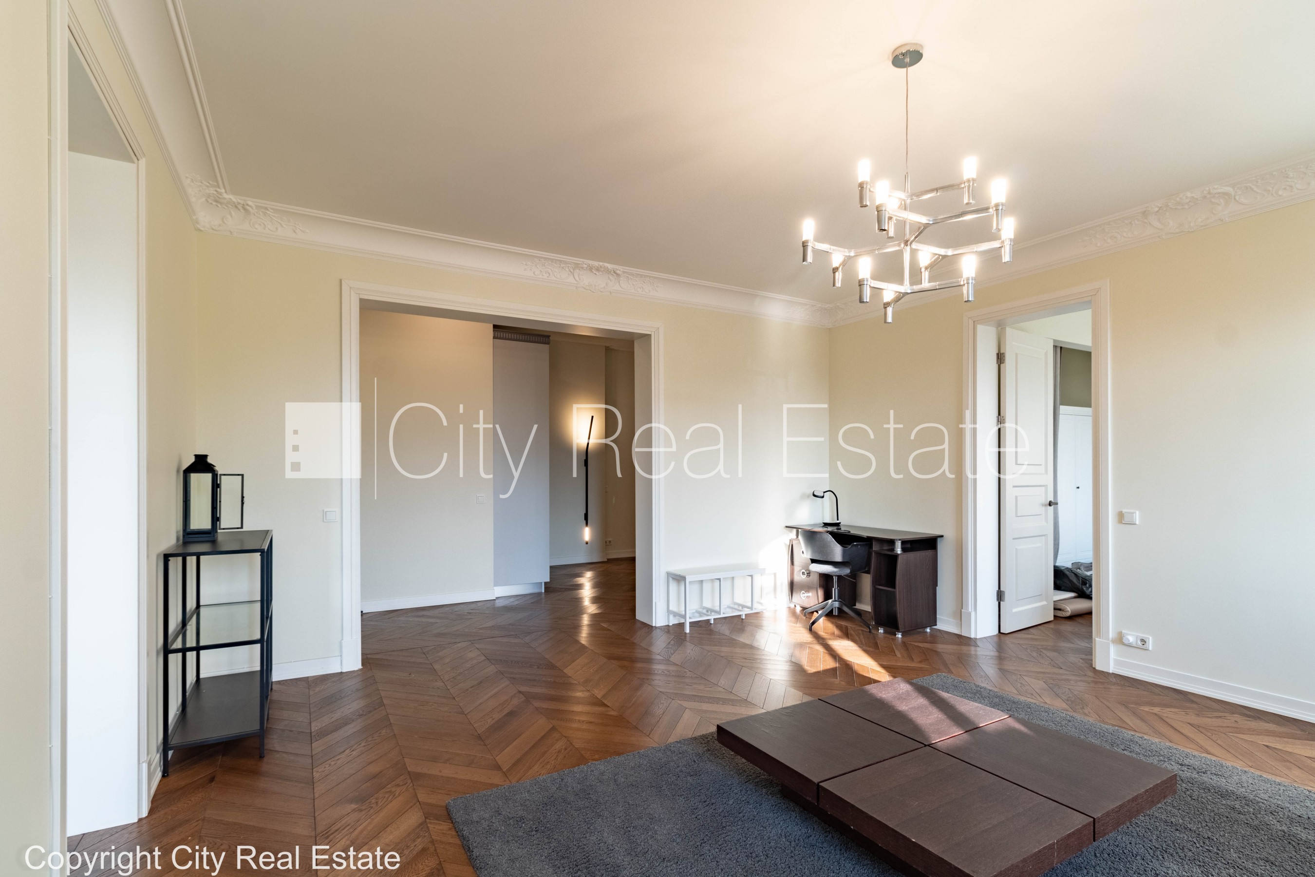 Sludinājumi. Fasādes māja, renovēta māja, ieeja no ielas, logi vērsti uz ielas pusi, istabas izolētas 2 gab., Cena: 1000 EUR/mēn Foto #10