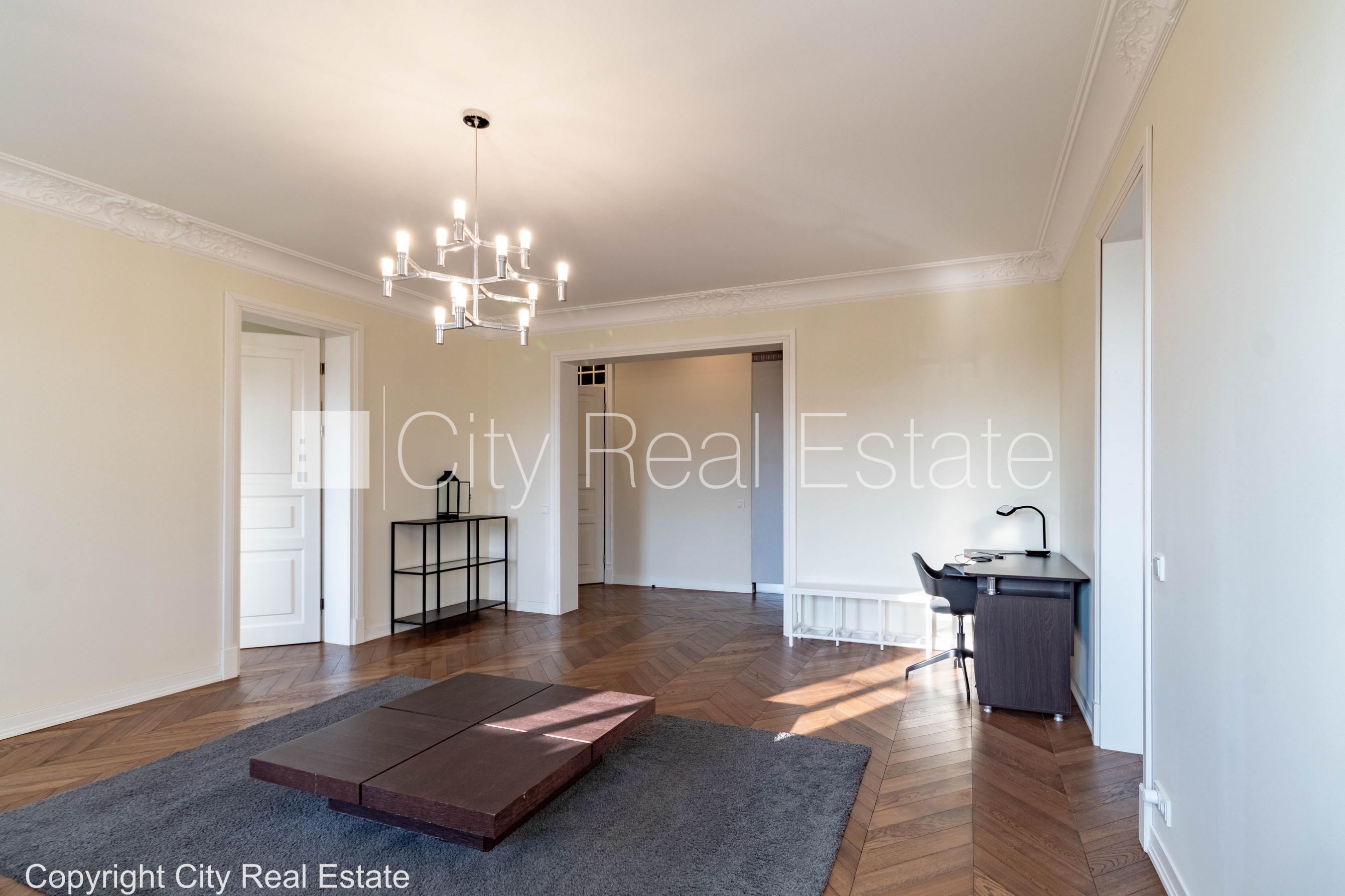 Sludinājumi. Fasādes māja, renovēta māja, ieeja no ielas, logi vērsti uz ielas pusi, istabas izolētas 2 gab., Cena: 1000 EUR/mēn Foto #11