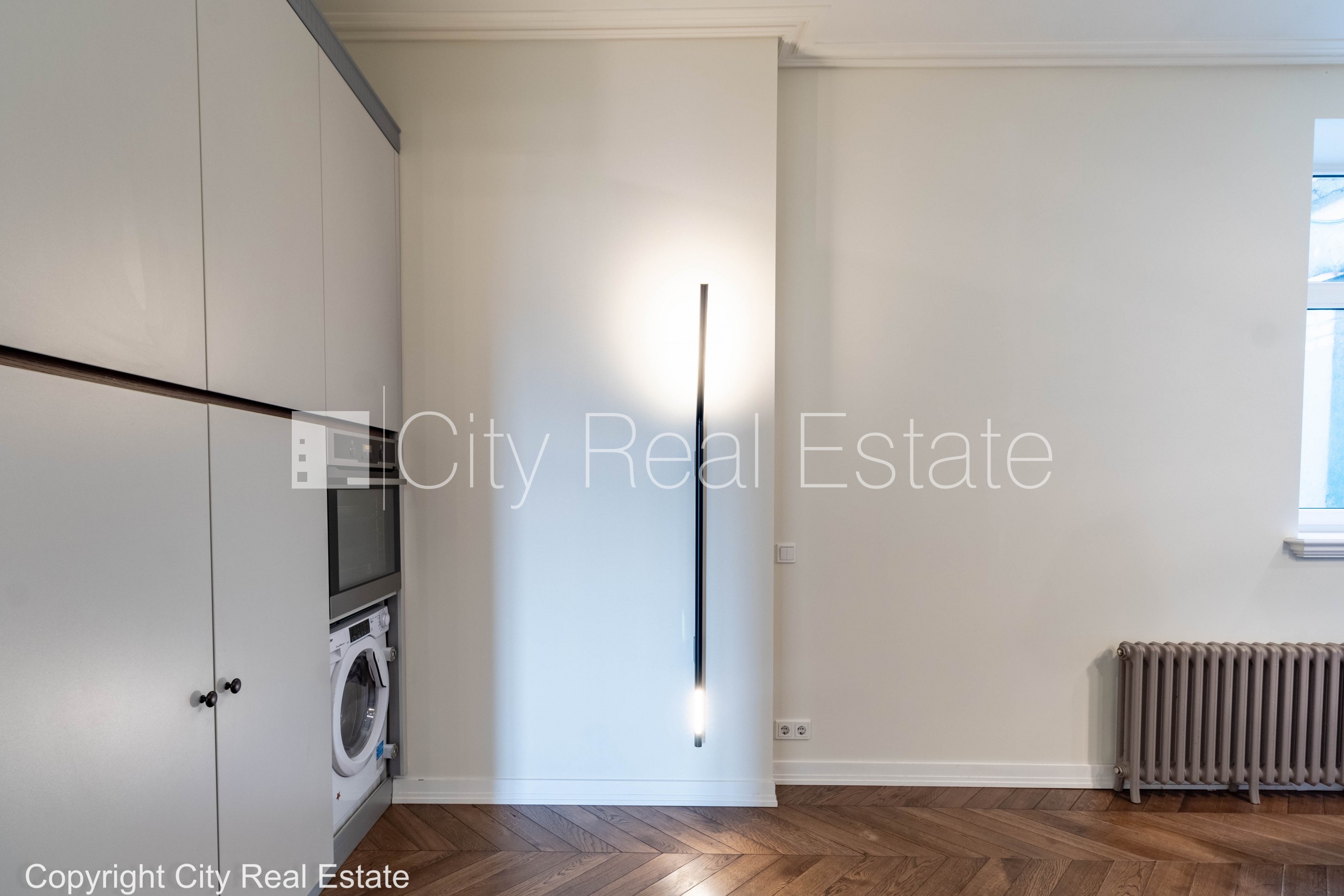 Sludinājumi. Fasādes māja, renovēta māja, ieeja no ielas, logi vērsti uz ielas pusi, istabas izolētas 2 gab., Cena: 1000 EUR/mēn Foto #13