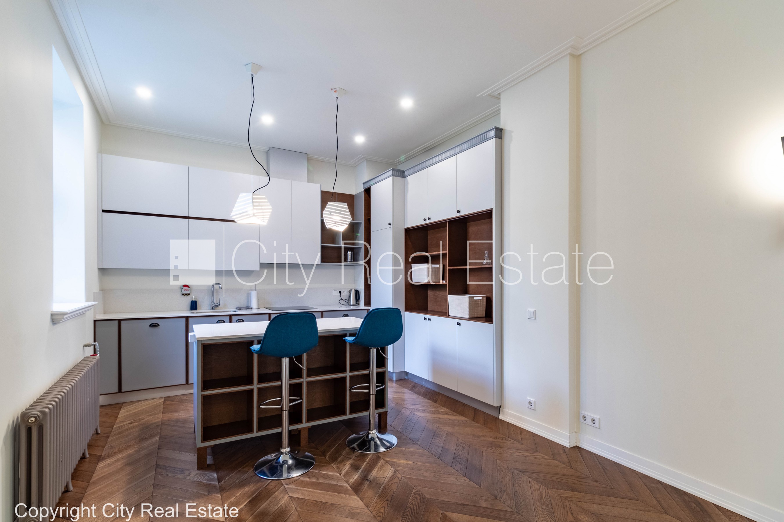 Sludinājumi. Fasādes māja, renovēta māja, ieeja no ielas, logi vērsti uz ielas pusi, istabas izolētas 2 gab., Cena: 1000 EUR/mēn Foto #15