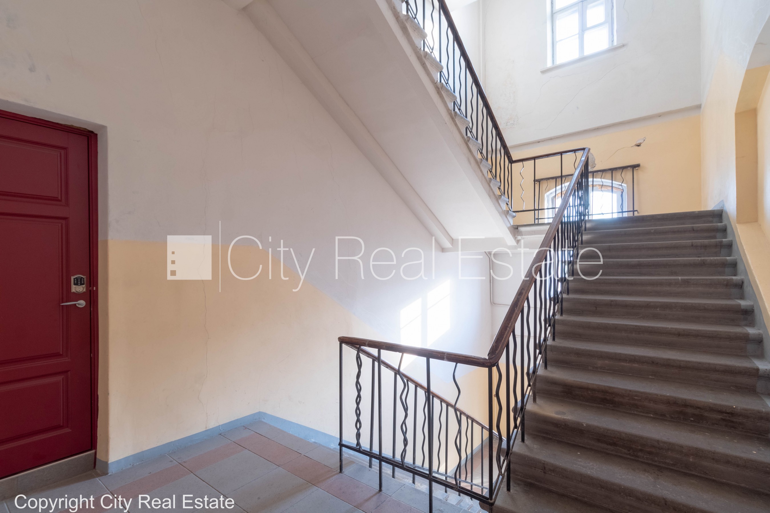 Sludinājumi. Fasādes māja, renovēta māja, ieeja no ielas, logi vērsti uz ielas pusi, istabas izolētas 2 gab., Cena: 1000 EUR/mēn Foto #22