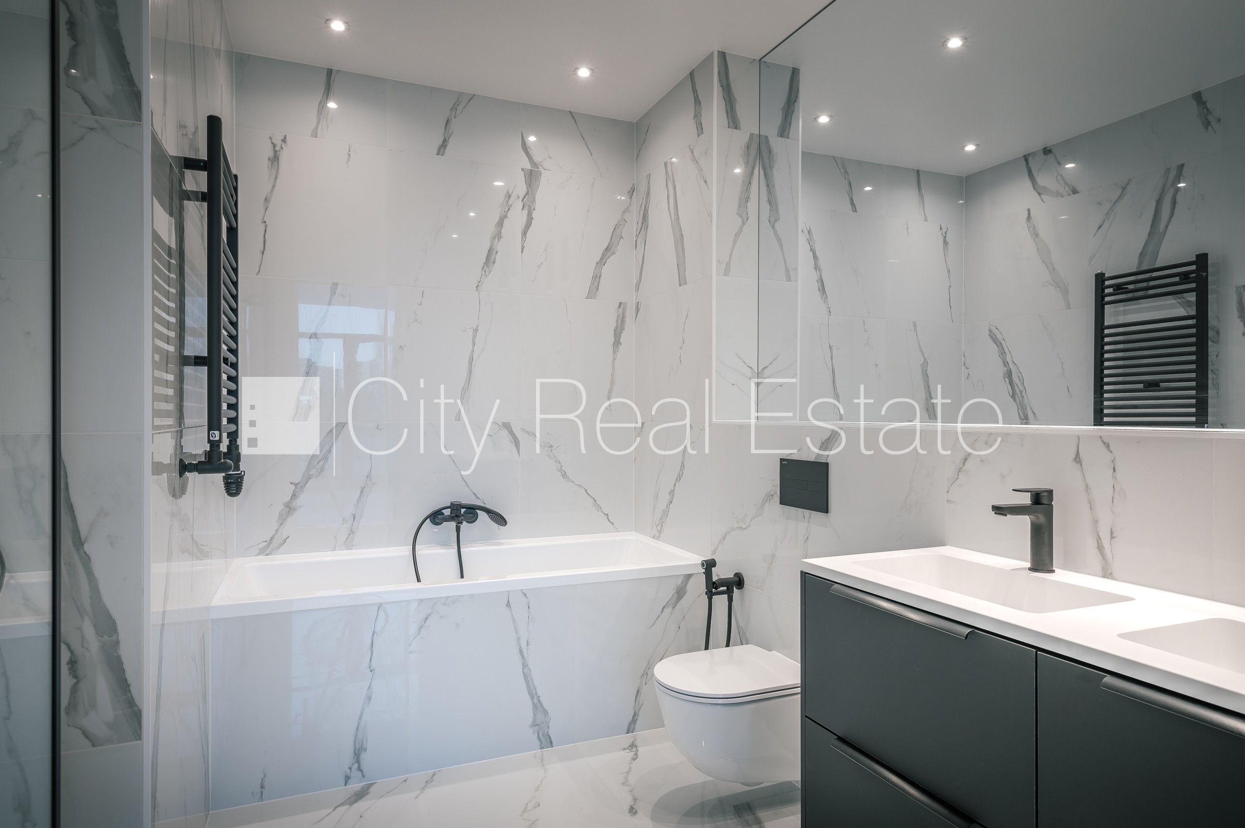 Sludinājumi. Rindu māja, jaunceltne, labiekārtota apzaļumota teritorija, teritorijas iebrauktuves vārti aprīkoti Cena: 576000 EUR Foto #21