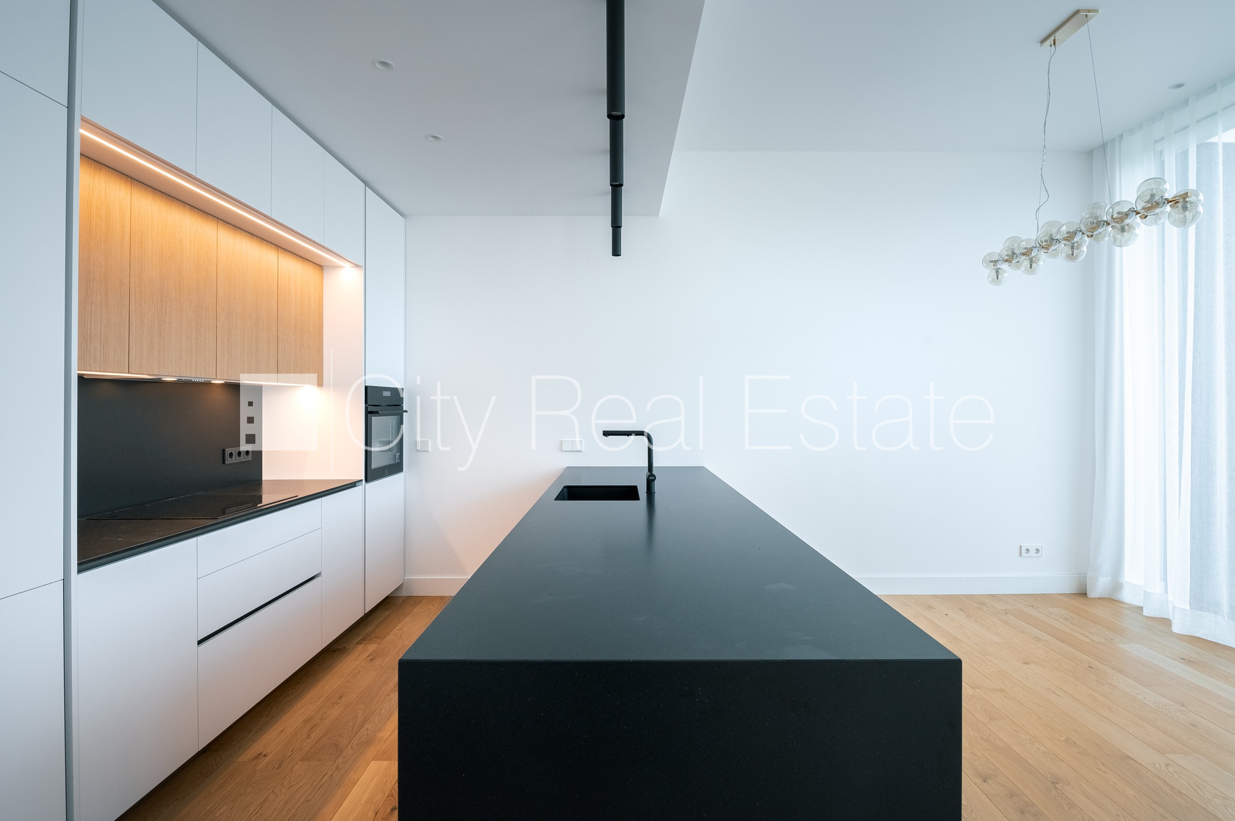 Sludinājumi. Rindu māja, jaunceltne, labiekārtota apzaļumota teritorija, teritorijas iebrauktuves vārti aprīkoti Cena: 576000 EUR Foto #10