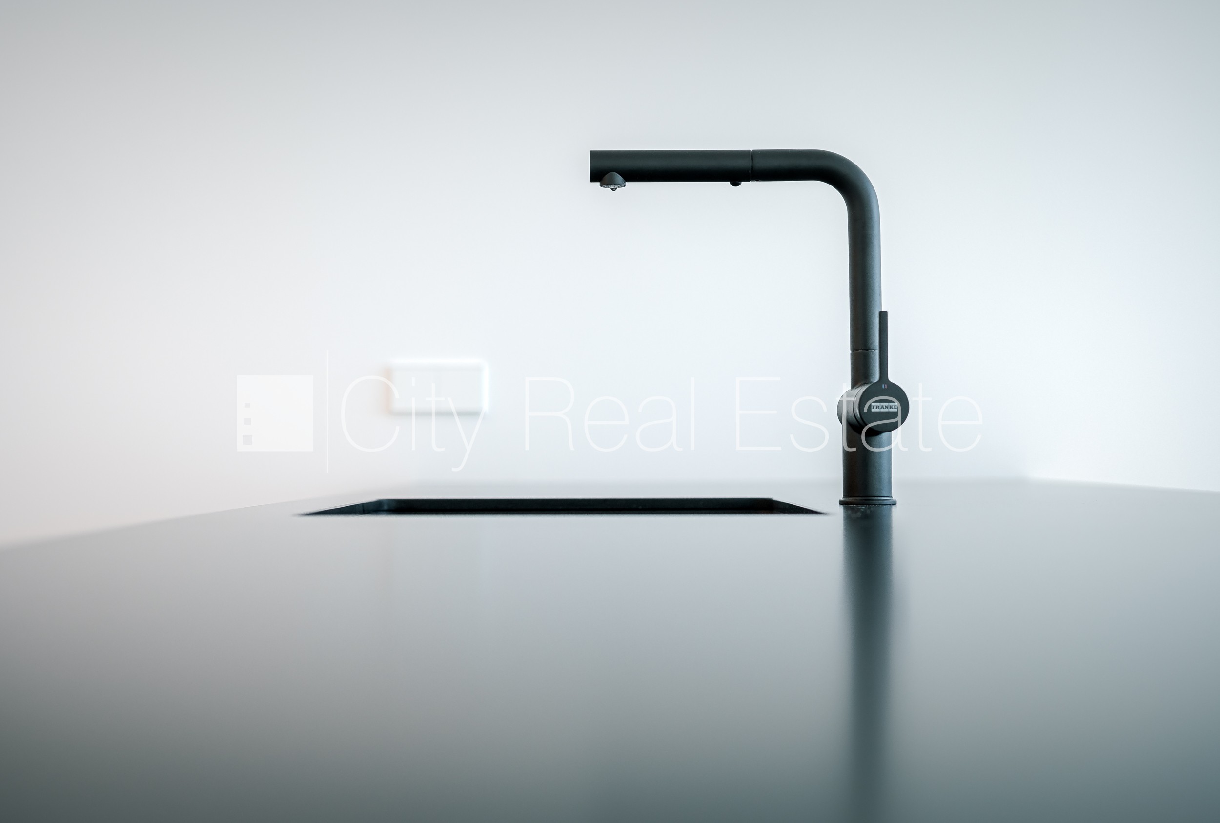 Sludinājumi. Rindu māja, jaunceltne, labiekārtota apzaļumota teritorija, teritorijas iebrauktuves vārti aprīkoti Cena: 576000 EUR Foto #16