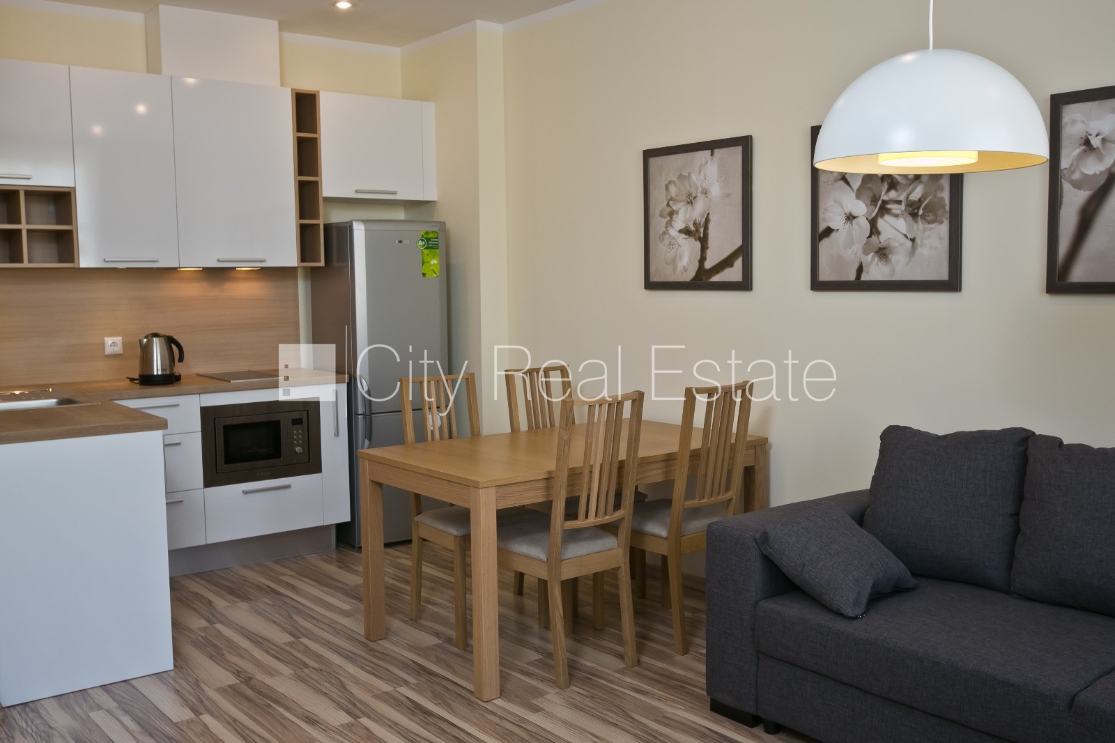 Sludinājumi. Fasādes māja, renovēta māja, slēgts pagalms, kāpņu telpa pēc kosmētiskā remonta, istabas izolētas 1 Cena: 550 EUR/mēn Foto #2