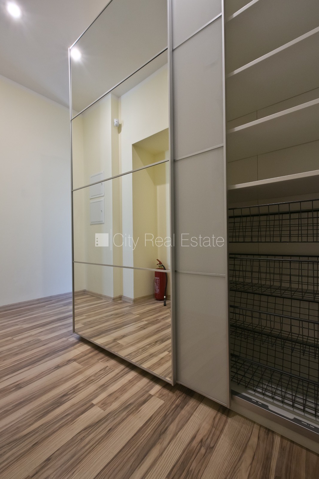 Sludinājumi. Fasādes māja, renovēta māja, slēgts pagalms, kāpņu telpa pēc kosmētiskā remonta, istabas izolētas 1 Cena: 550 EUR/mēn Foto #10