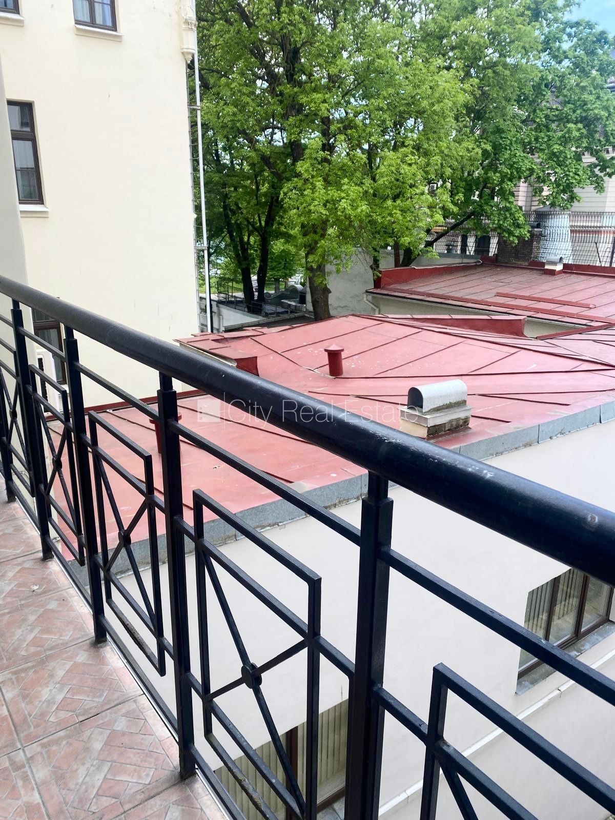 Sludinājumi. Fasādes māja, renovēta māja, labiekārtota apzaļumota teritorija, ieeja no ielas, luksuss Cena: 3000 EUR/mēn Foto #10