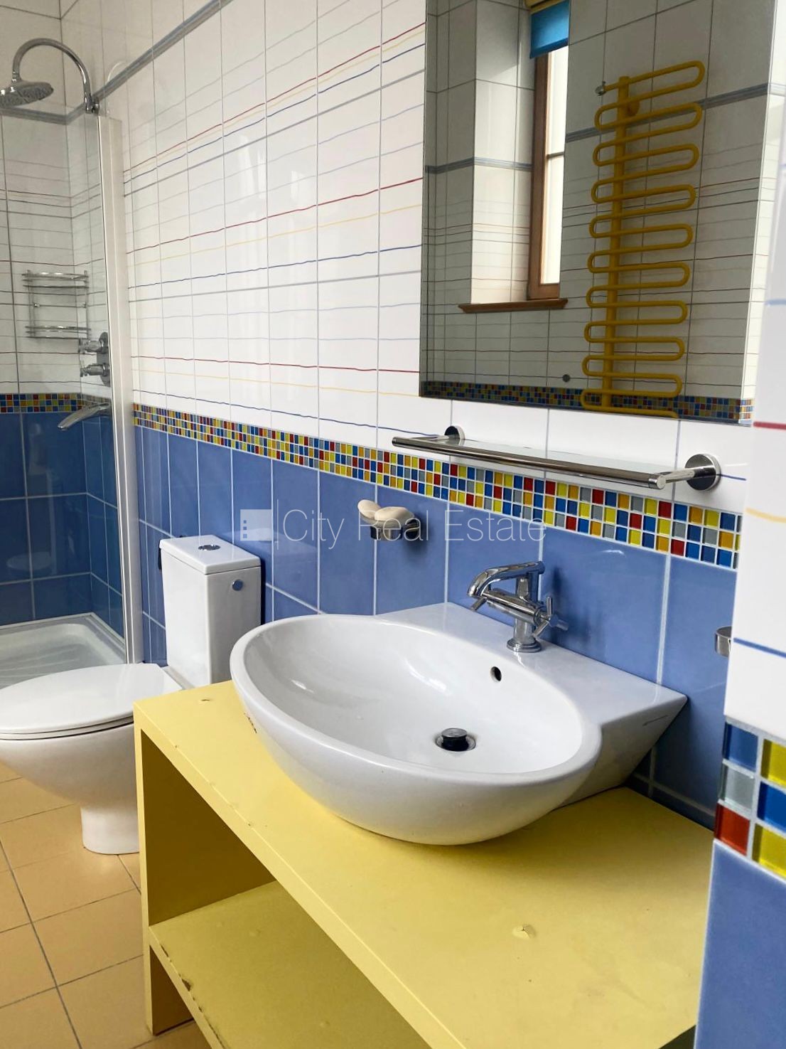 Sludinājumi. Fasādes māja, renovēta māja, labiekārtota apzaļumota teritorija, ieeja no ielas, luksuss Cena: 3000 EUR/mēn Foto #15